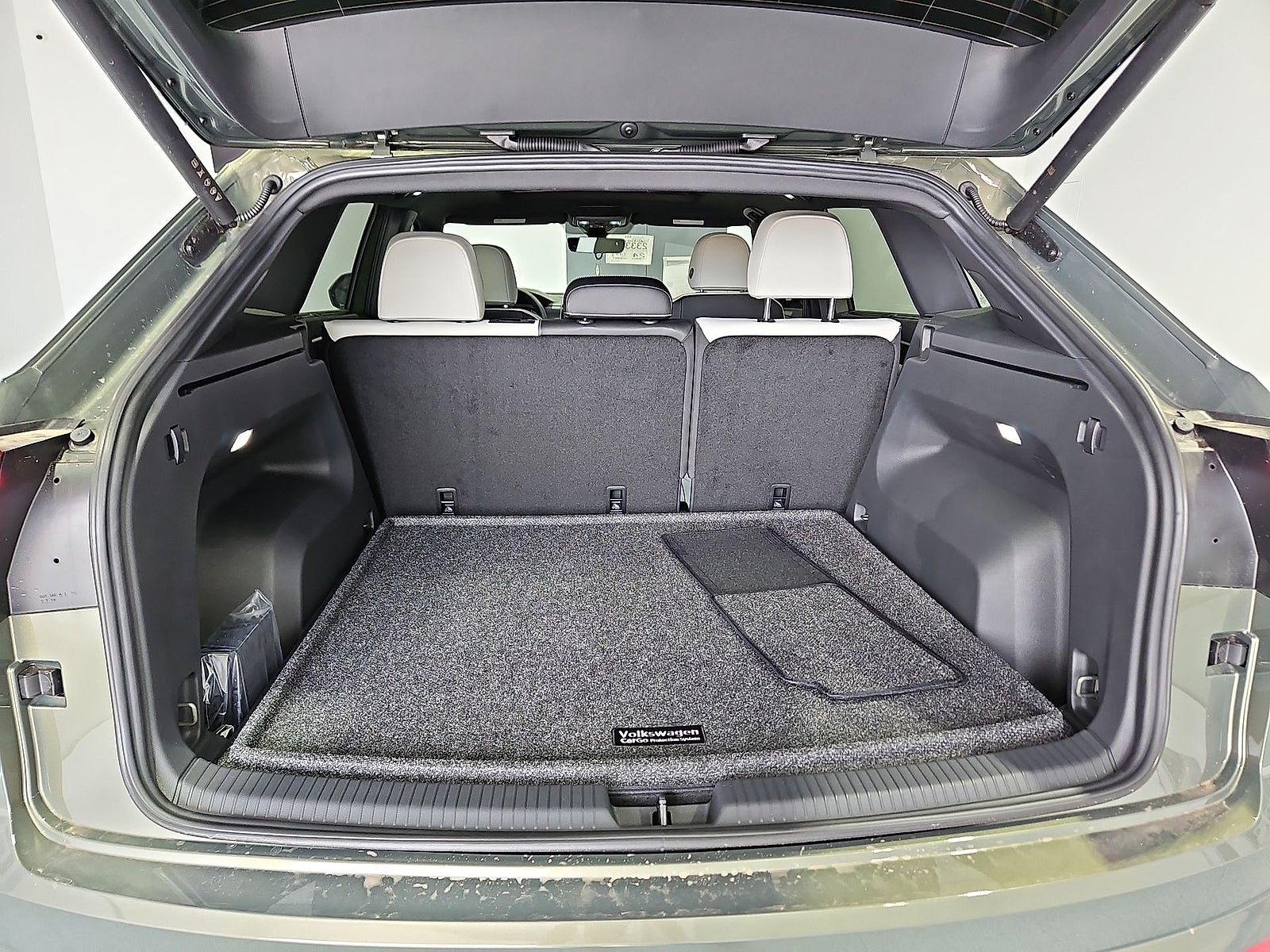 2026 Volkswagen Atlas Cross Sport SEL Premium R-Line