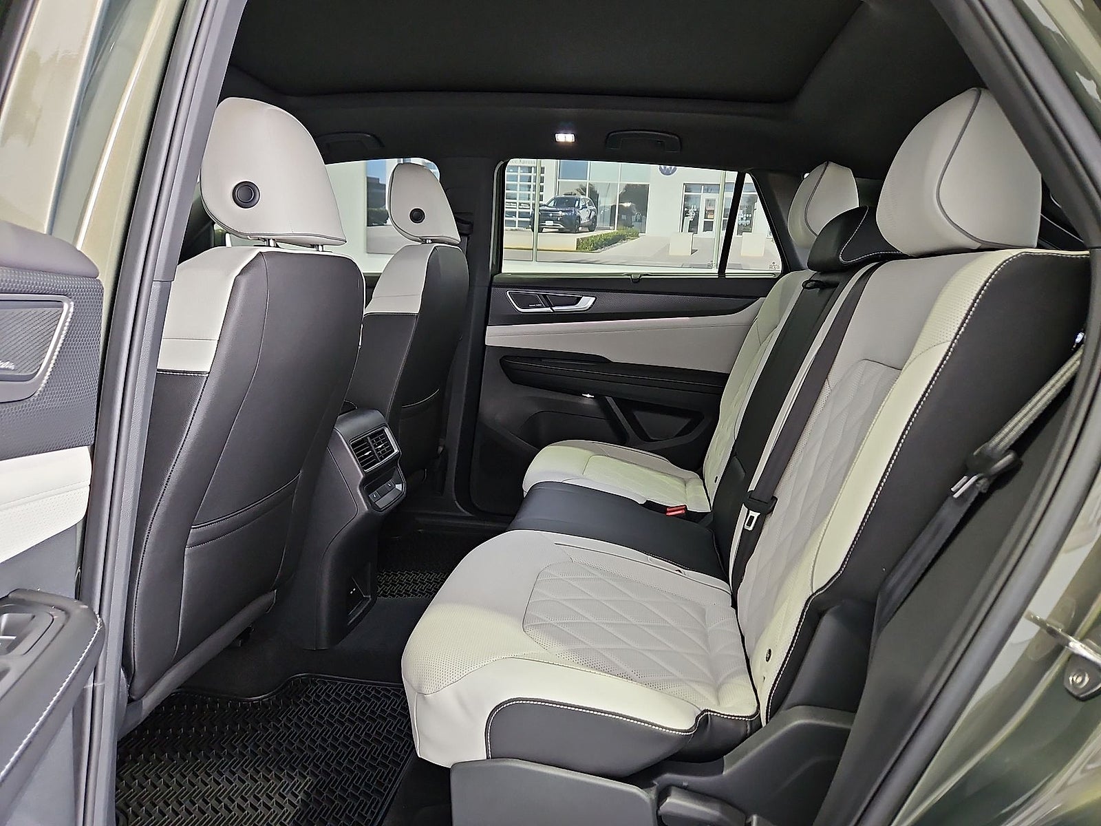 2026 Volkswagen Atlas Cross Sport SEL Premium R-Line