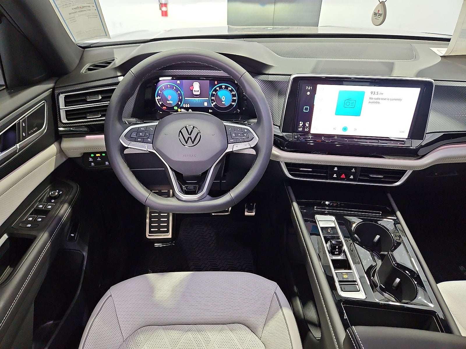 2026 Volkswagen Atlas Cross Sport SEL Premium R-Line