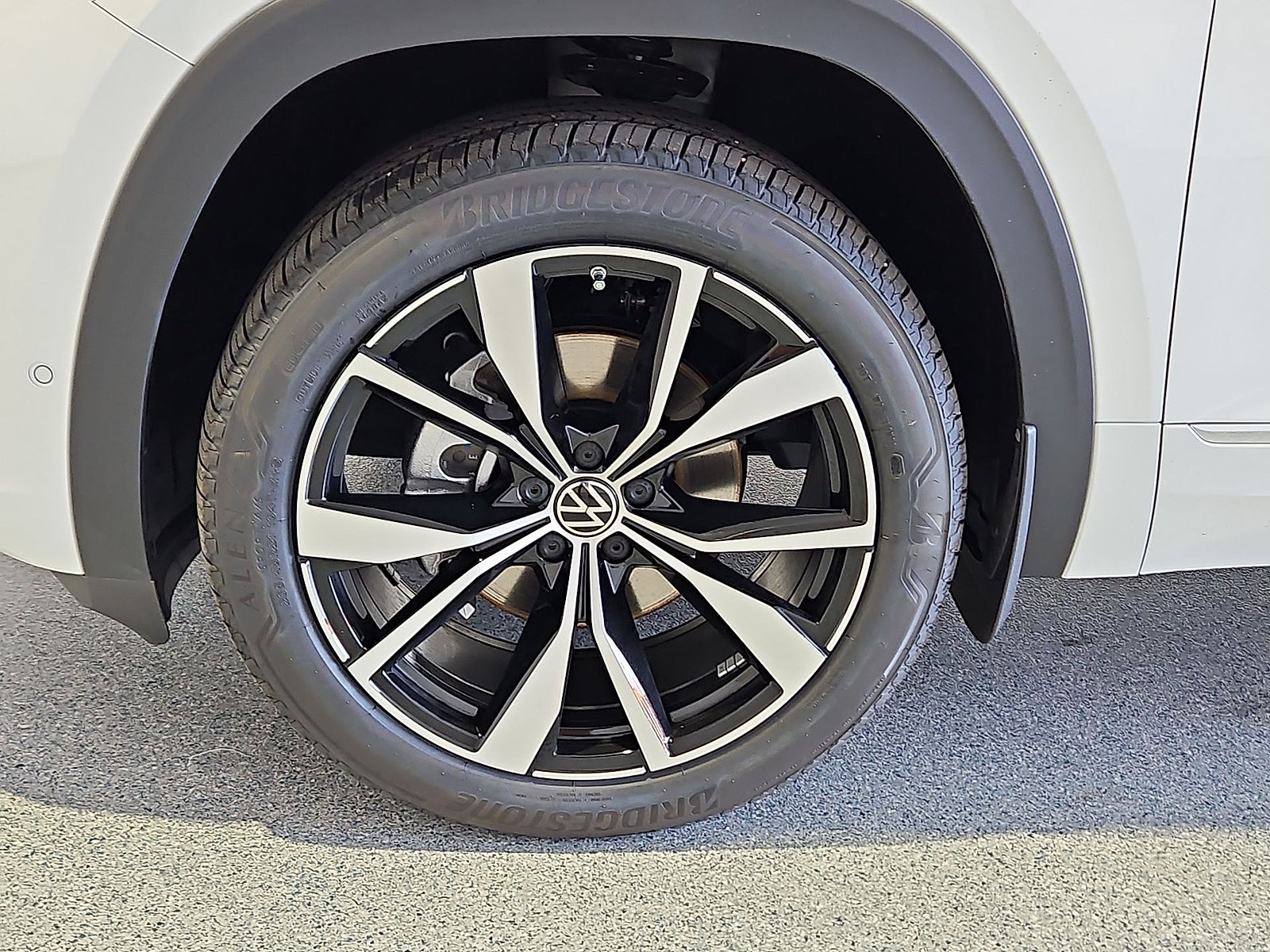 2026 Volkswagen Atlas Cross Sport SEL Premium R-Line