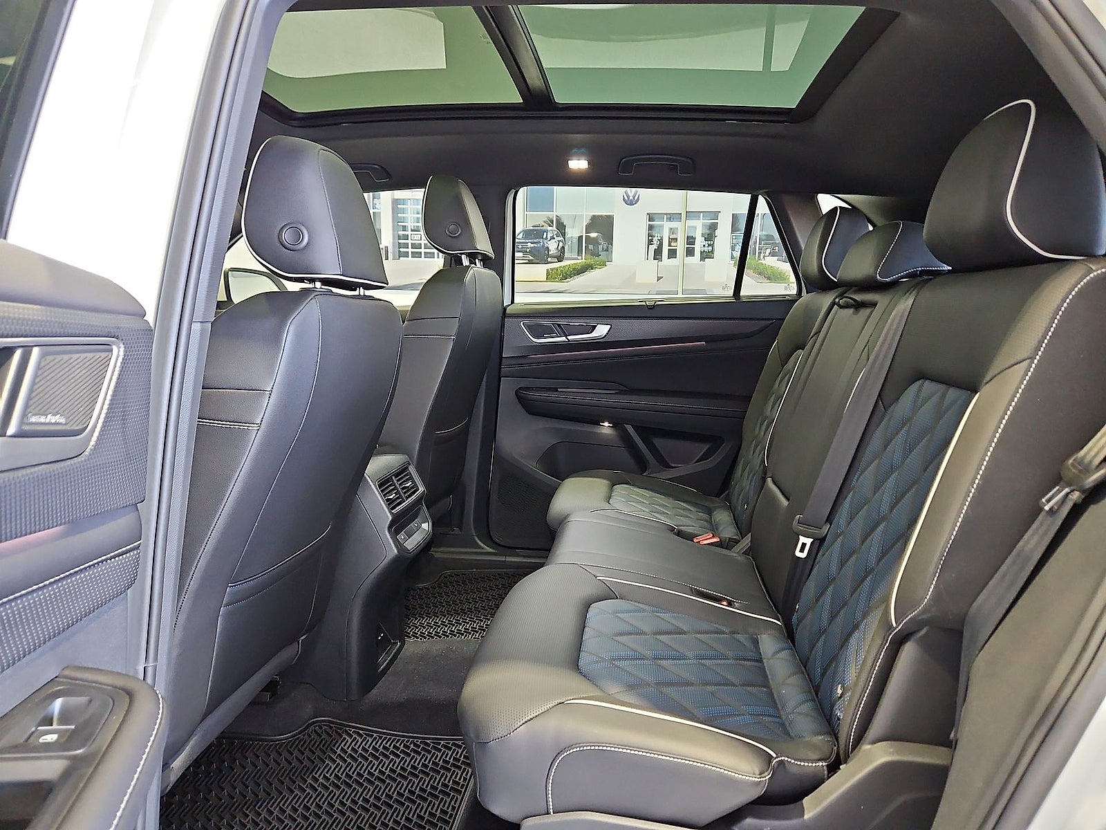2026 Volkswagen Atlas Cross Sport SEL Premium R-Line
