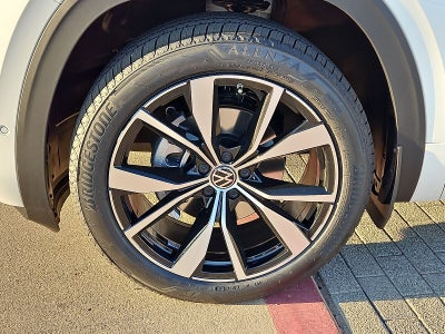 2026 Volkswagen Atlas Cross Sport SEL Premium R-Line