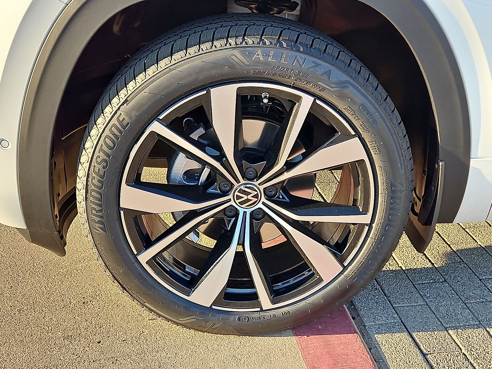 2026 Volkswagen Atlas Cross Sport SEL Premium R-Line