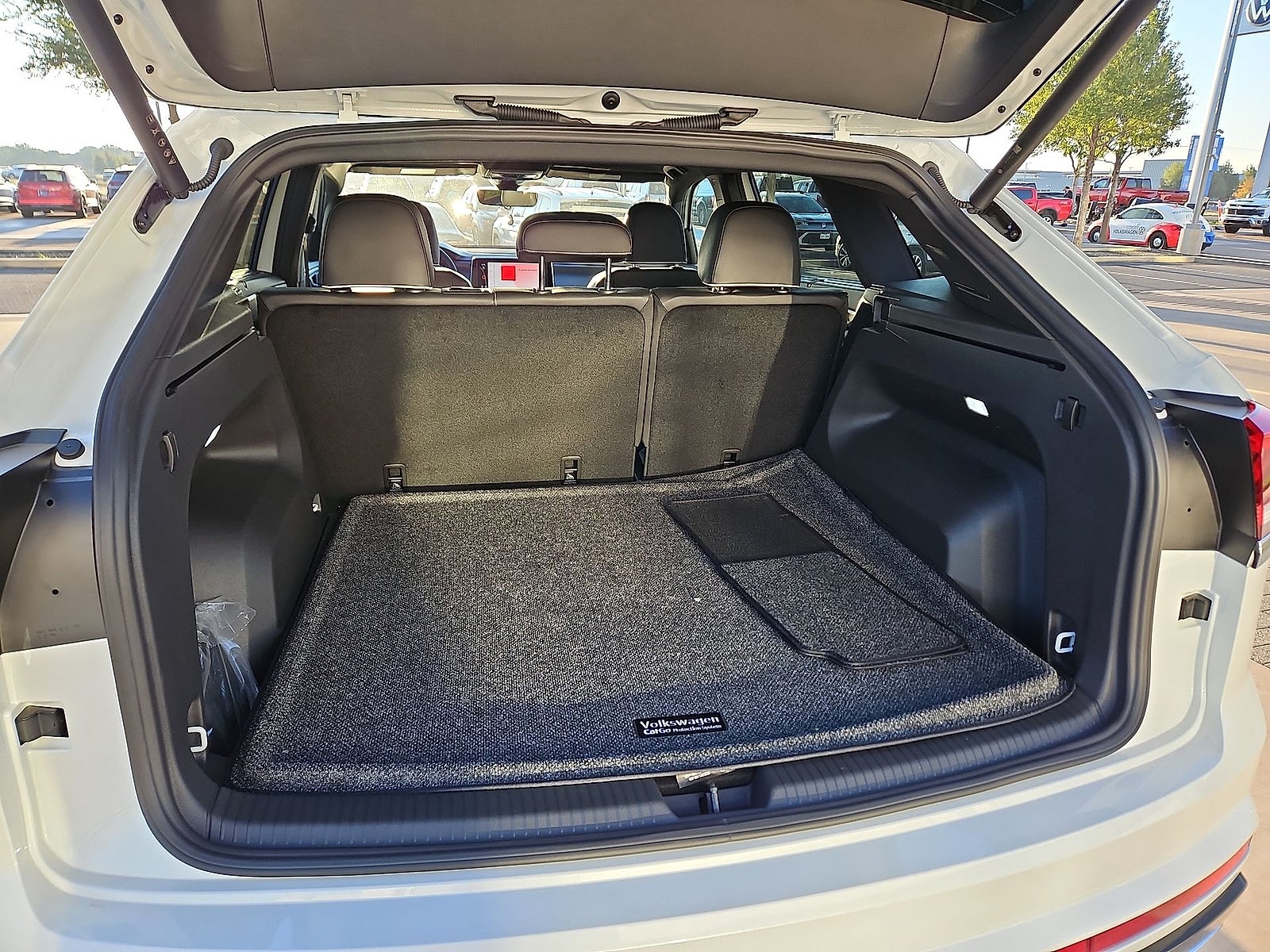 2026 Volkswagen Atlas Cross Sport SEL Premium R-Line