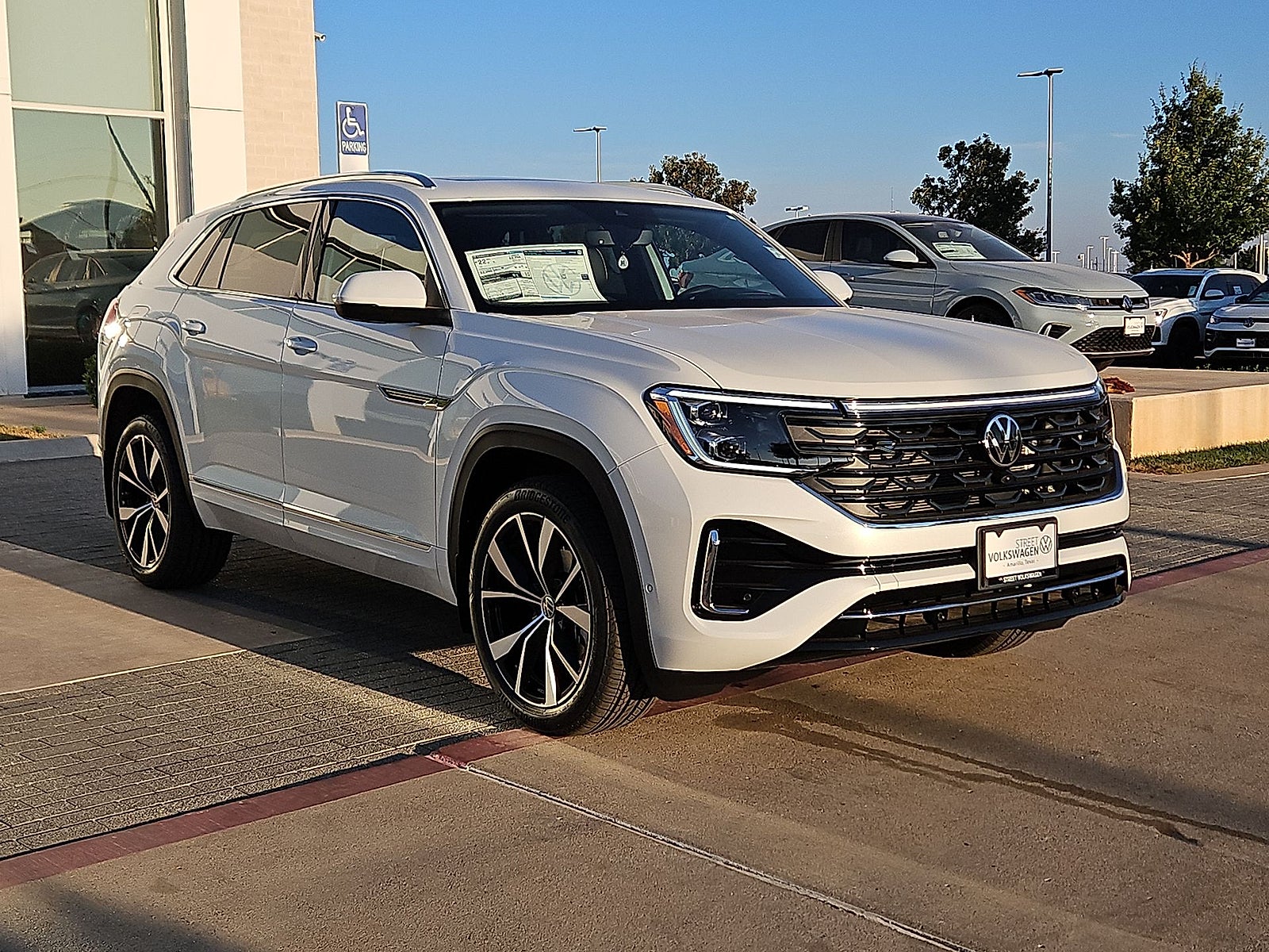 2026 Volkswagen Atlas Cross Sport SEL Premium R-Line