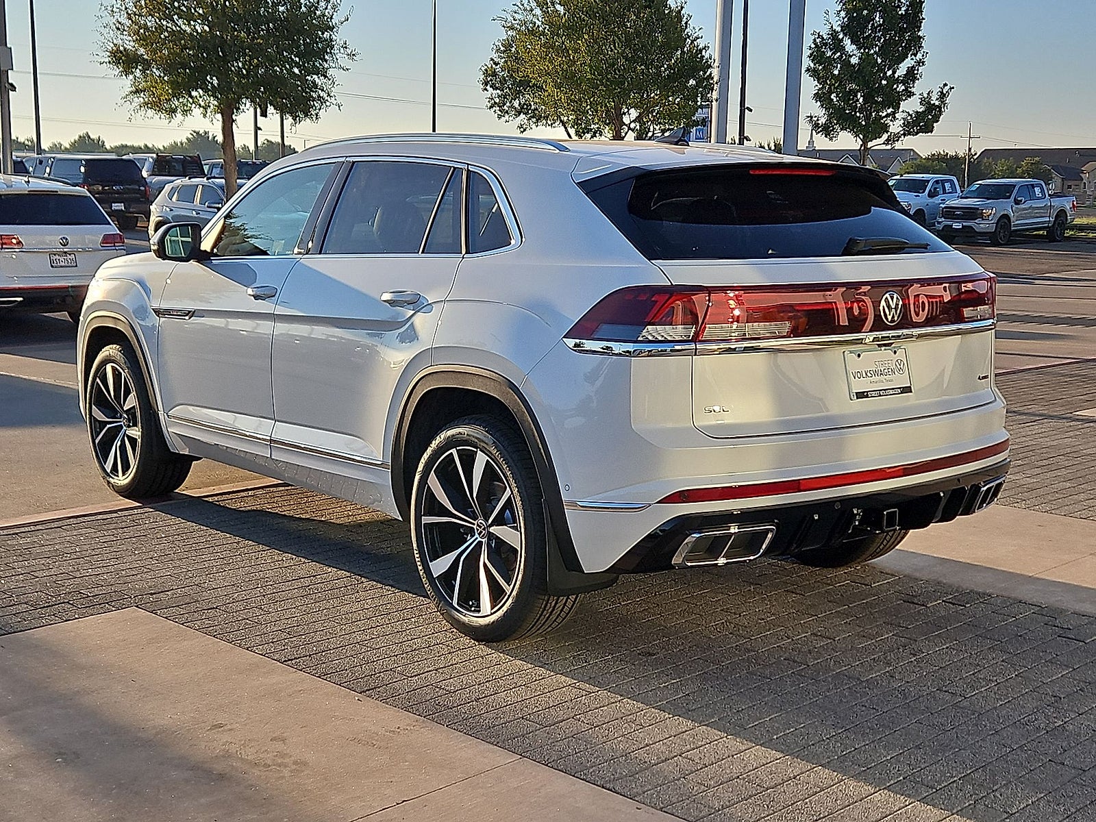 2026 Volkswagen Atlas Cross Sport SEL Premium R-Line