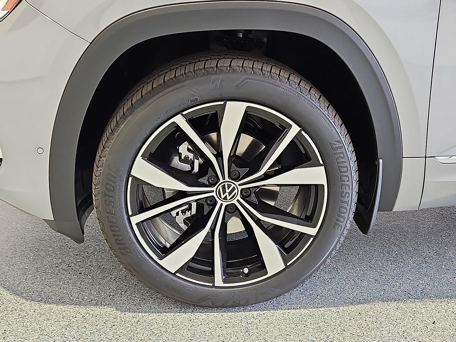 2026 Volkswagen Atlas Cross Sport SEL Premium R-Line