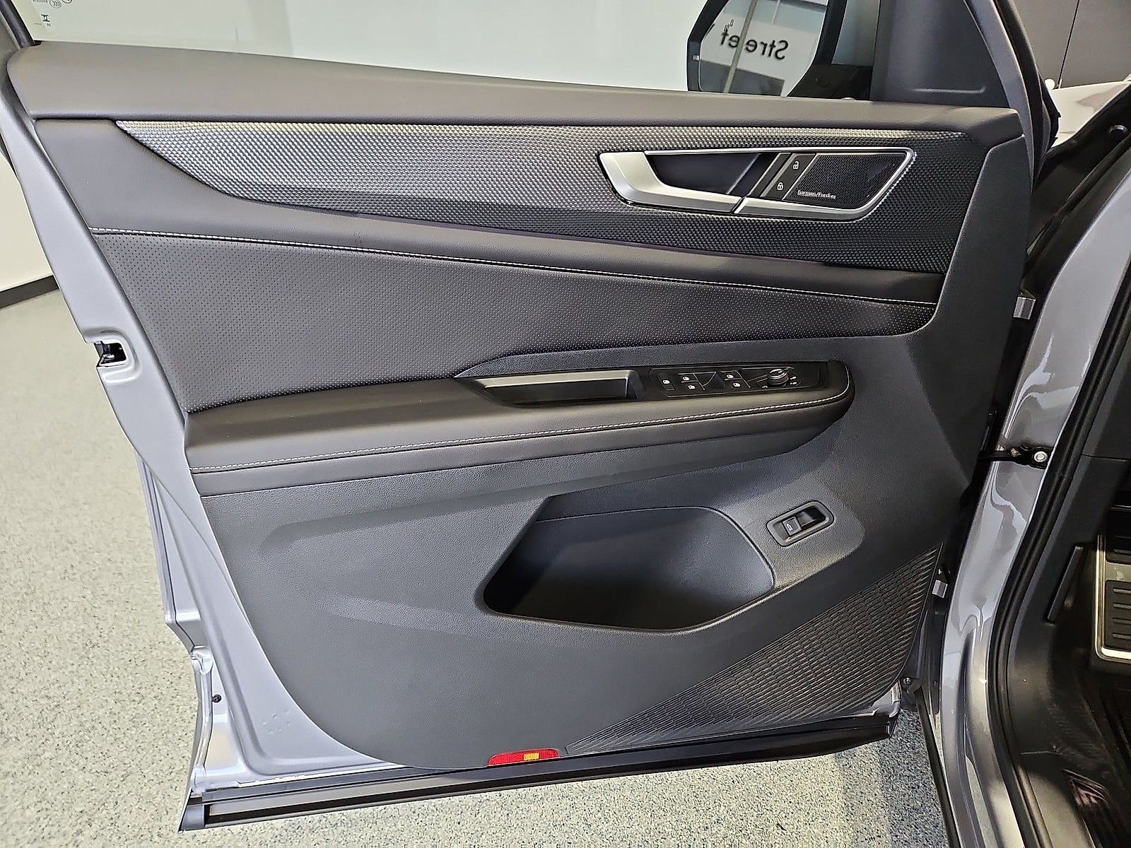 2026 Volkswagen Atlas Cross Sport SEL Premium R-Line