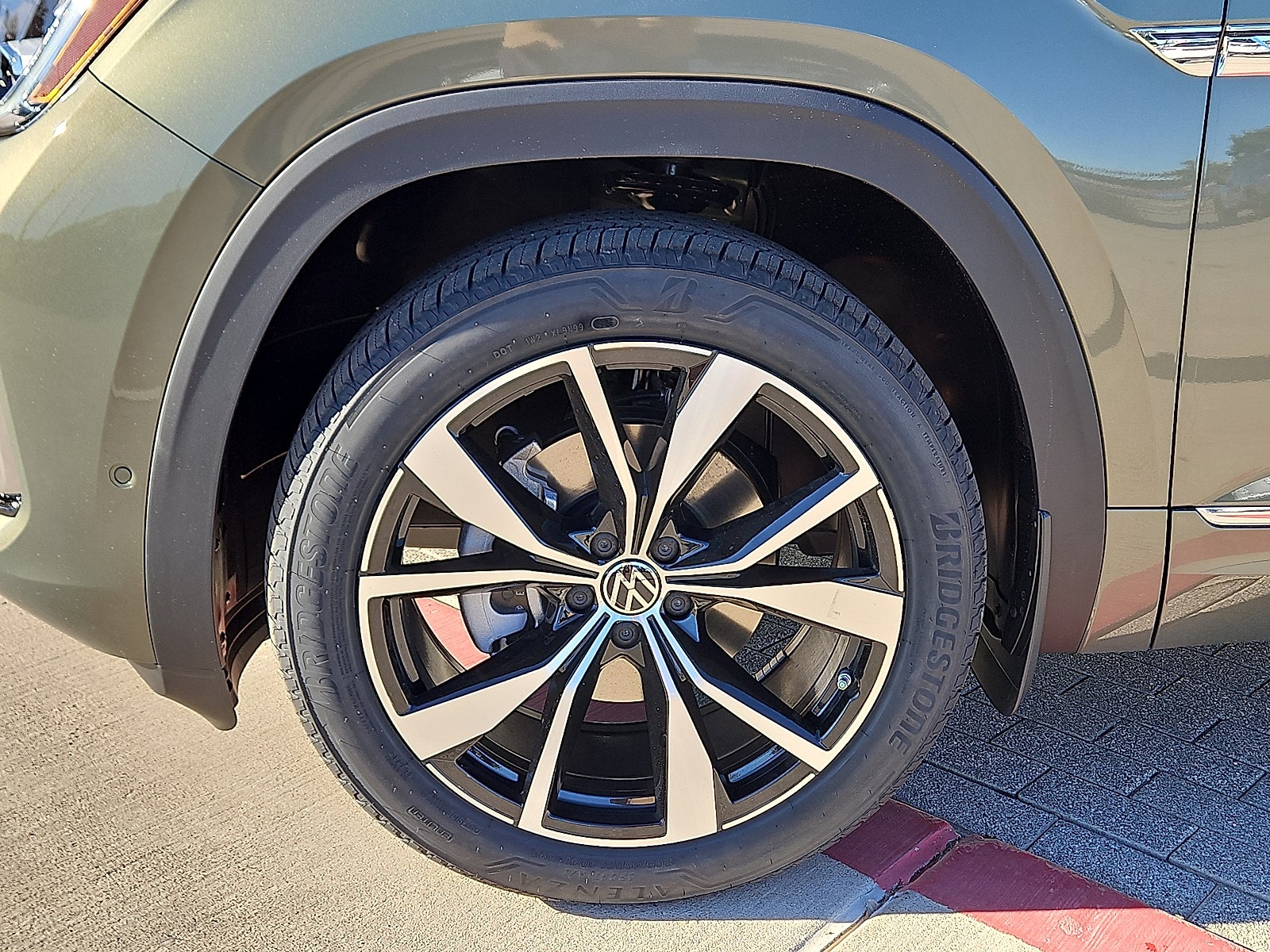 2026 Volkswagen Atlas Cross Sport 2.0T SEL Premium R-Line