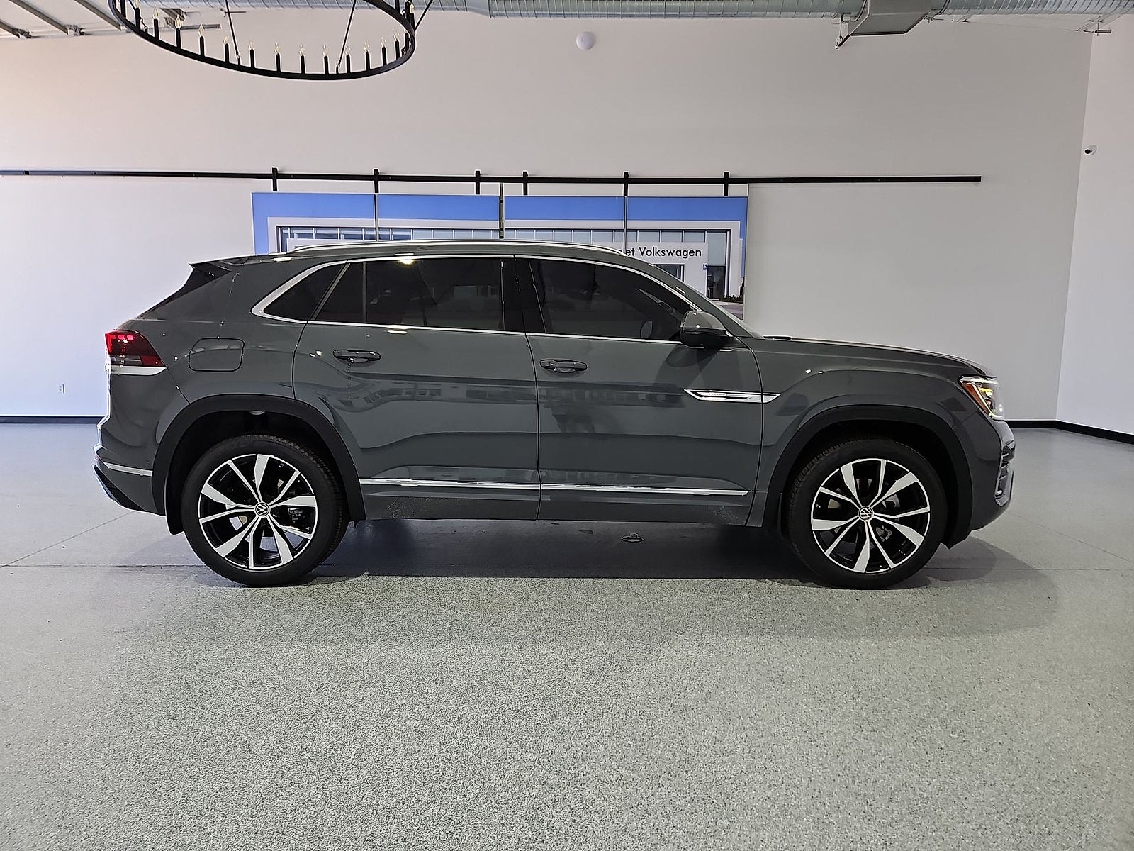 2026 Volkswagen Atlas Cross Sport SEL Premium R-Line