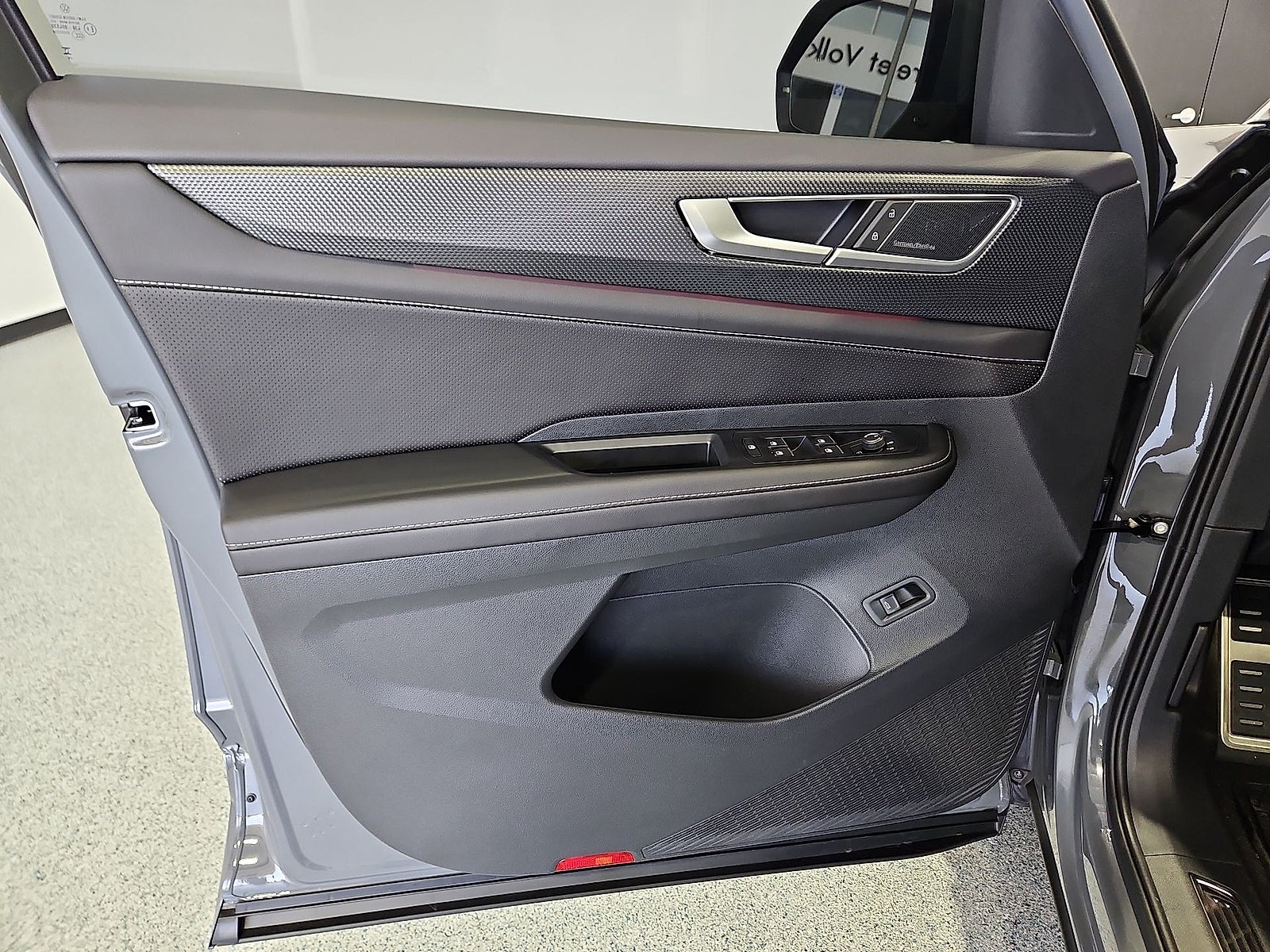 2026 Volkswagen Atlas Cross Sport SEL Premium R-Line