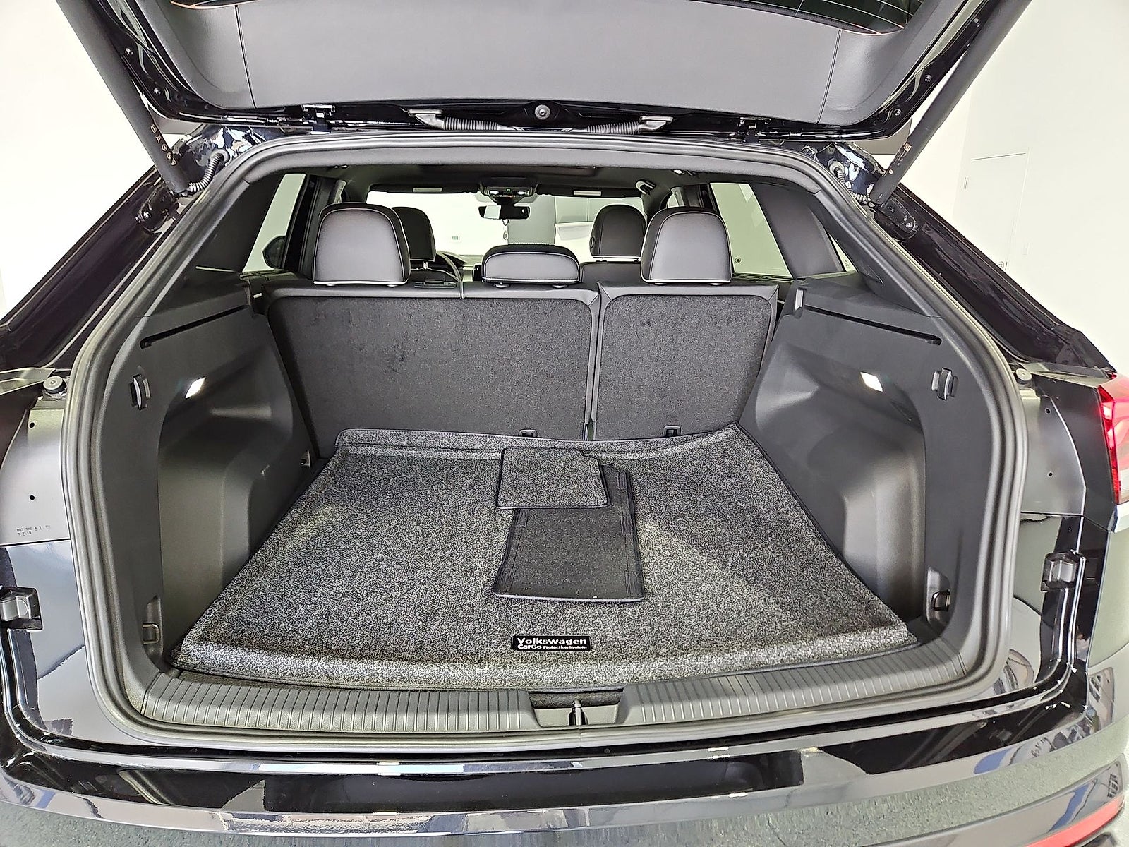 2026 Volkswagen Atlas Cross Sport SEL Premium R-Line