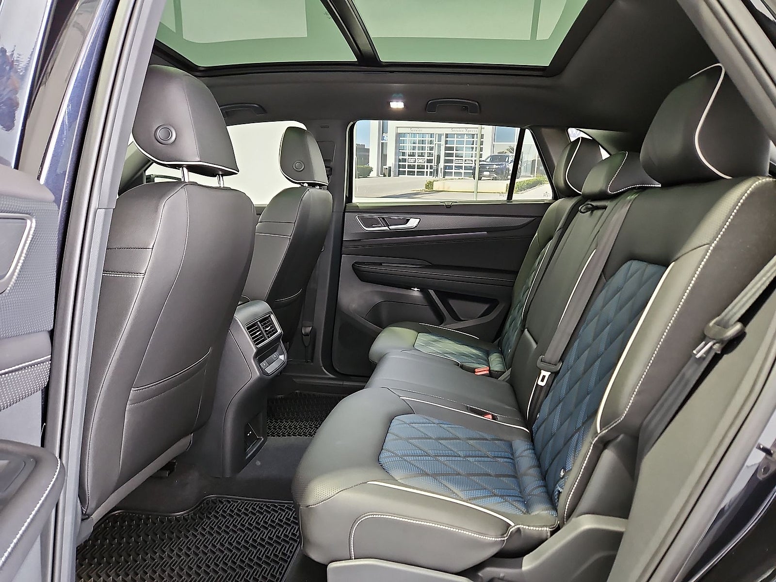 2026 Volkswagen Atlas Cross Sport SEL Premium R-Line