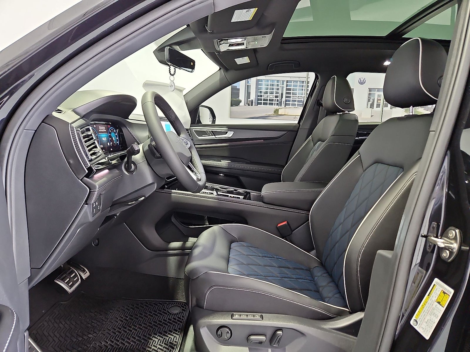 2026 Volkswagen Atlas Cross Sport SEL Premium R-Line
