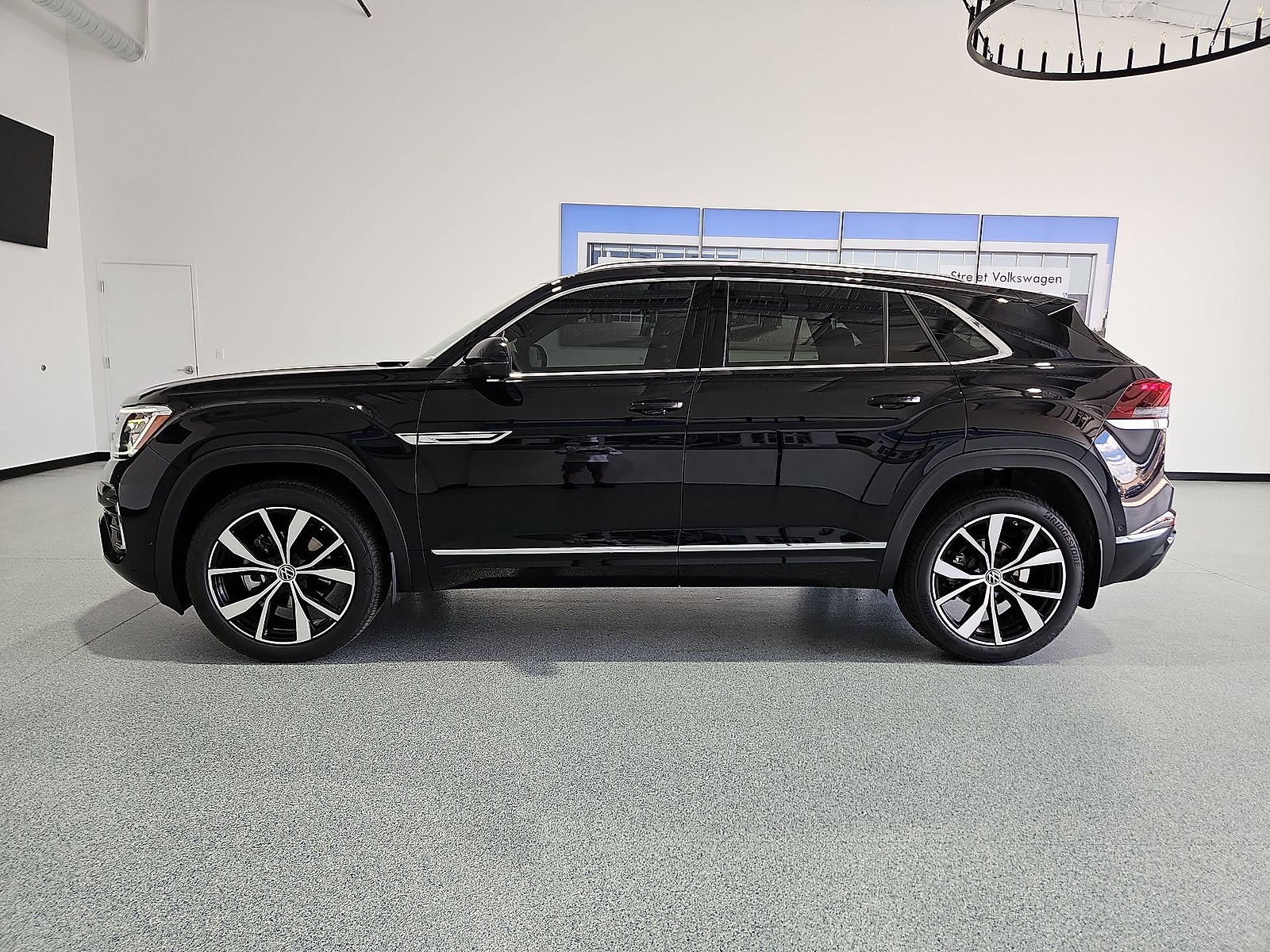 2026 Volkswagen Atlas Cross Sport SEL Premium R-Line