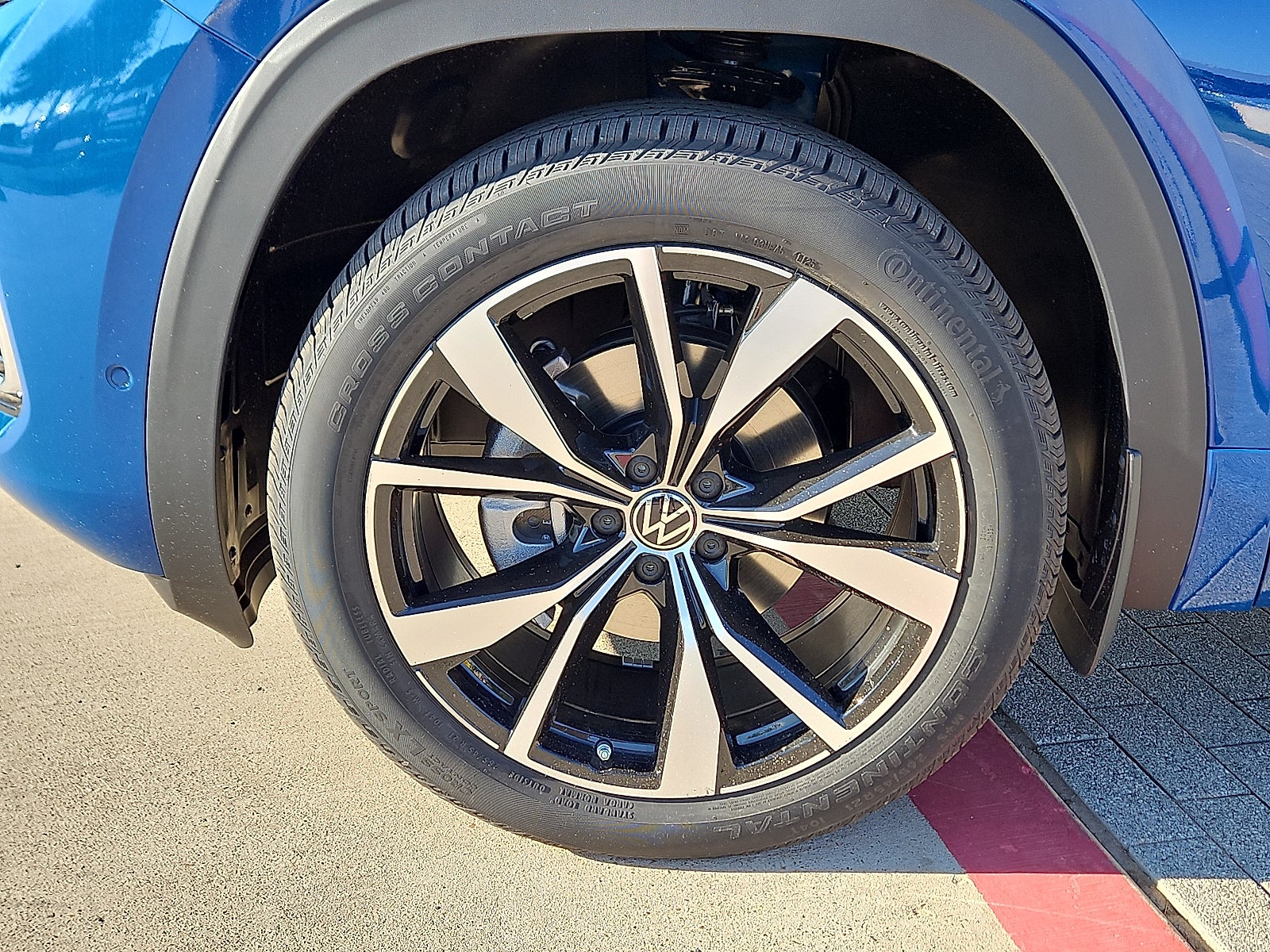 2026 Volkswagen Atlas Cross Sport 2.0T SEL Premium R-Line