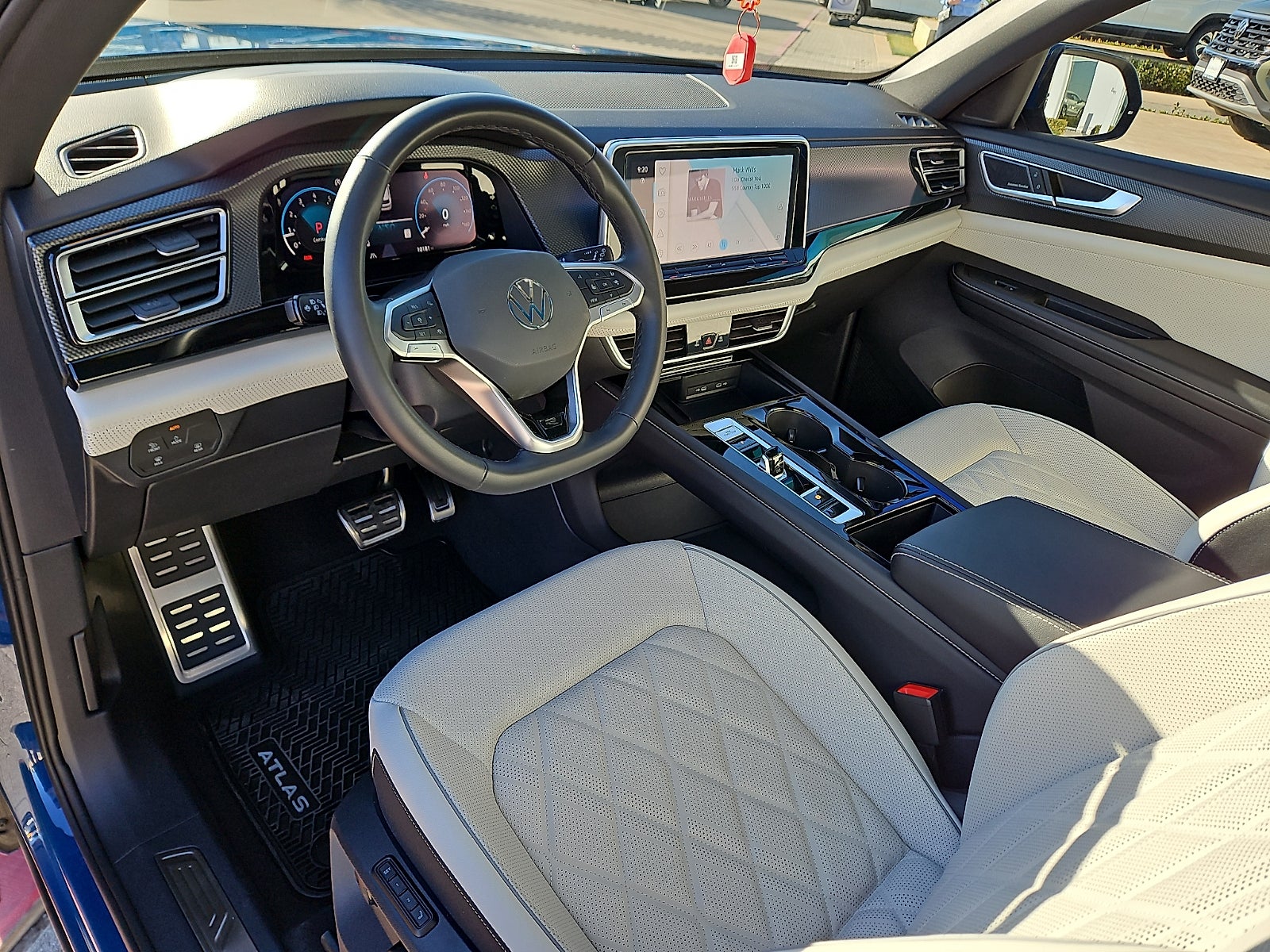 2025 Volkswagen Atlas Cross Sport 2.0T SEL Premium R-Line