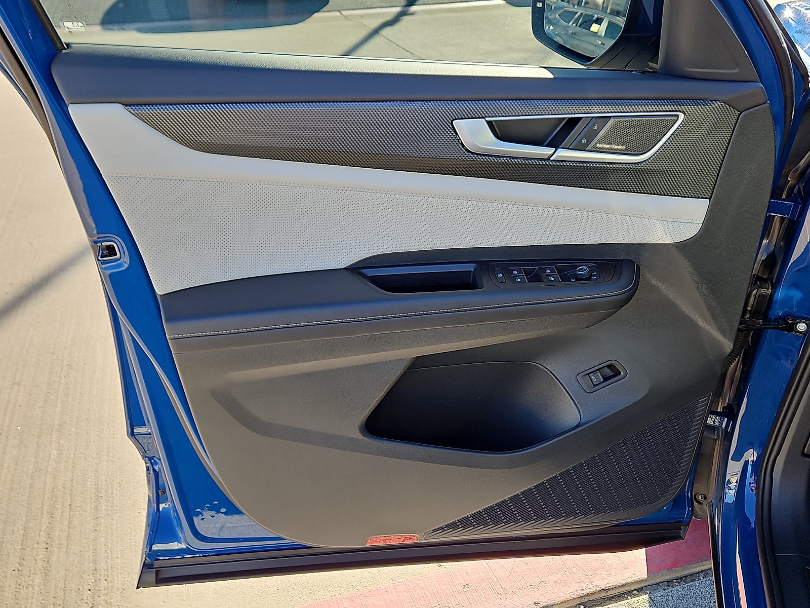 2025 Volkswagen Atlas Cross Sport 2.0T SEL Premium R-Line