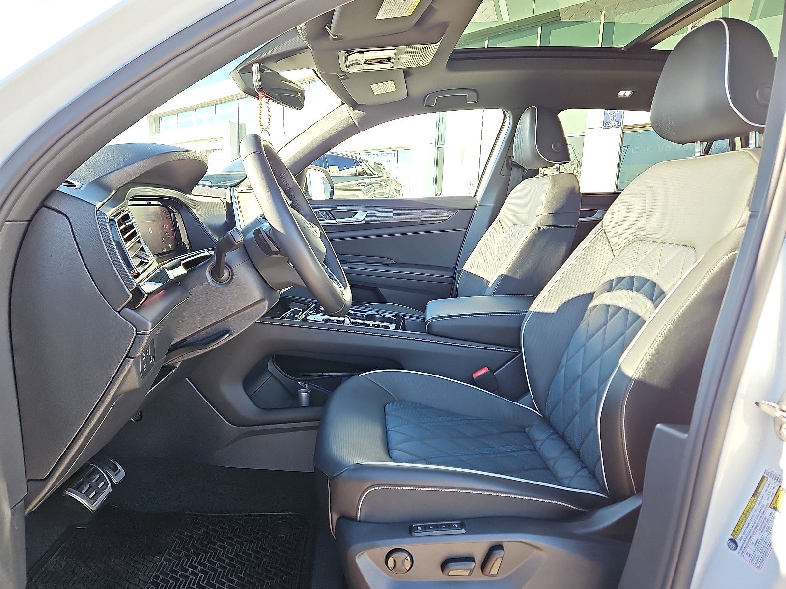 2025 Volkswagen Atlas Cross Sport 2.0T SEL Premium R-Line