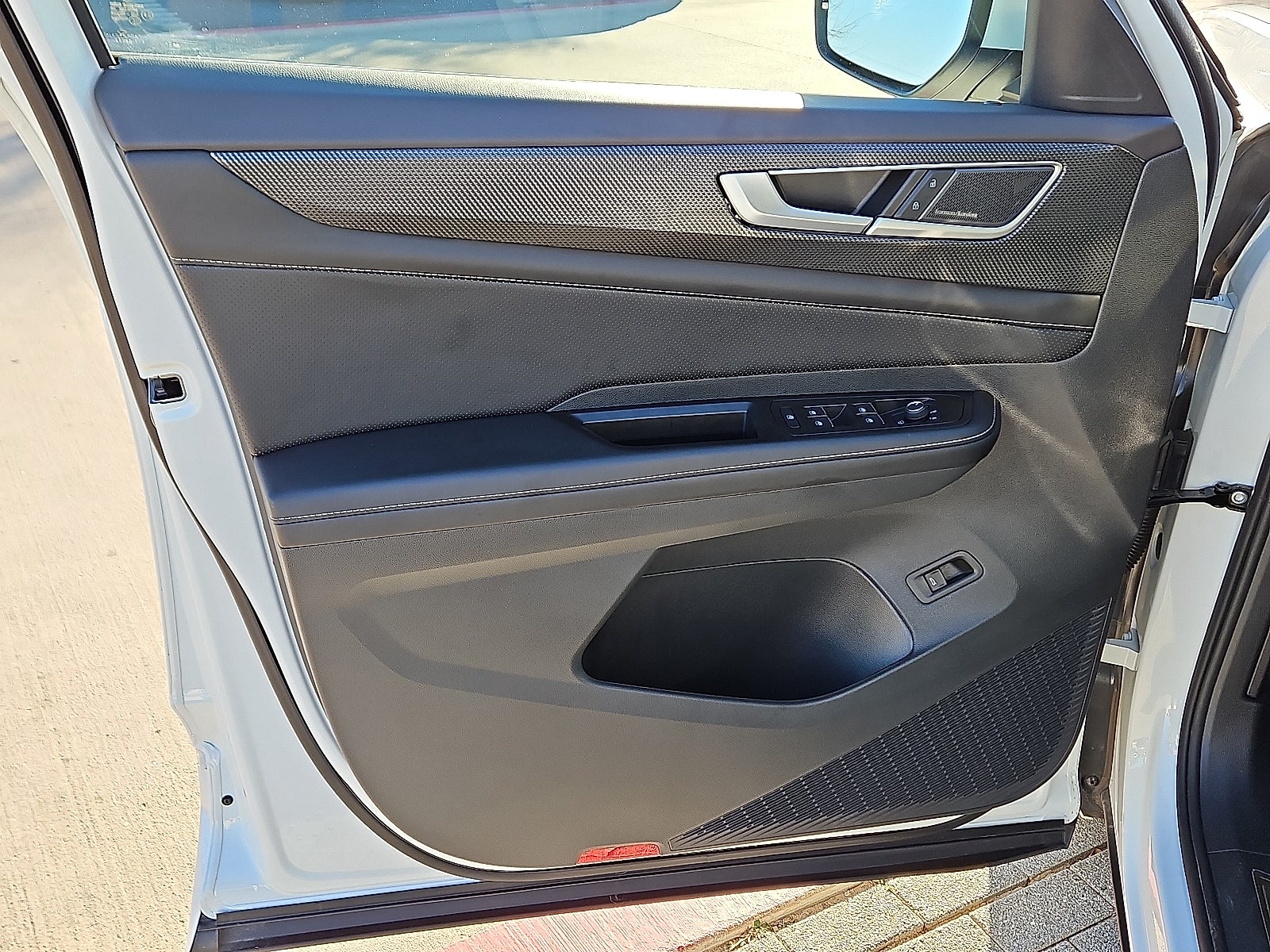 2025 Volkswagen Atlas Cross Sport 2.0T SEL Premium R-Line