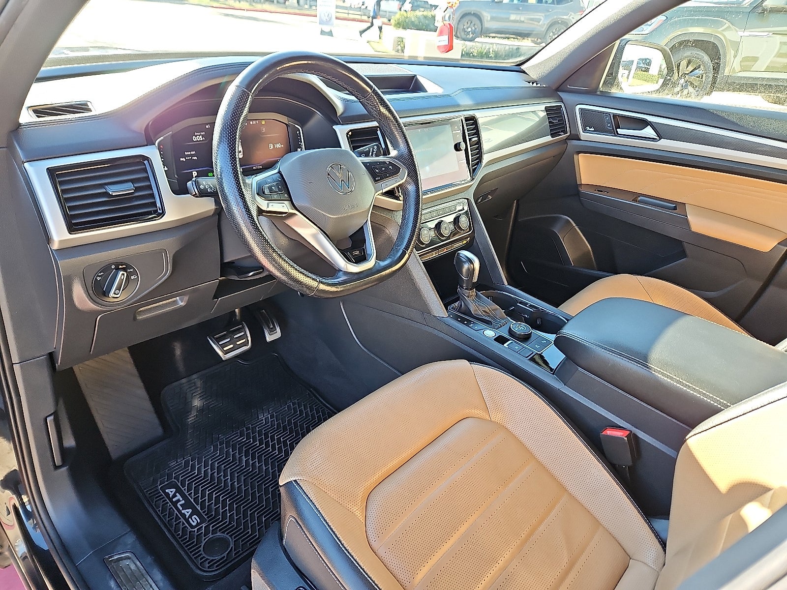 2022 Volkswagen Atlas Cross Sport 3.6L V6 SEL Premium R-Line