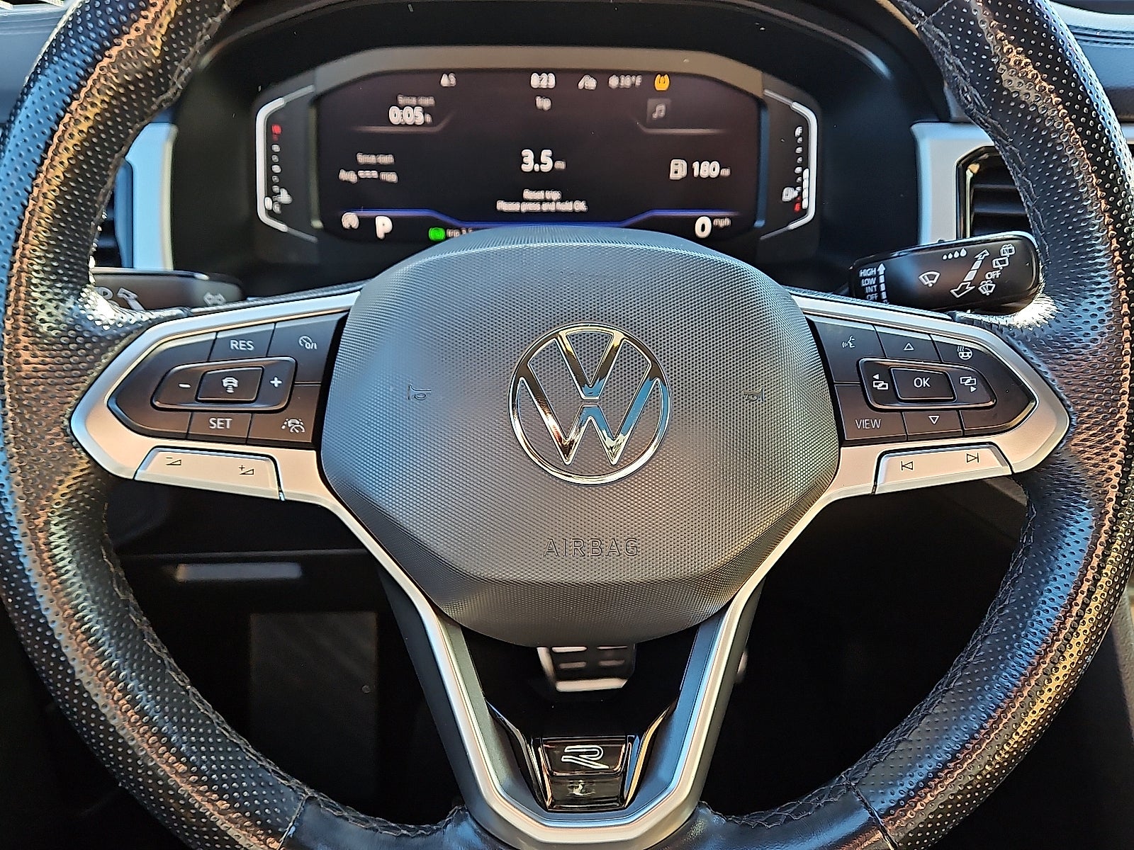 2022 Volkswagen Atlas Cross Sport 3.6L V6 SEL Premium R-Line