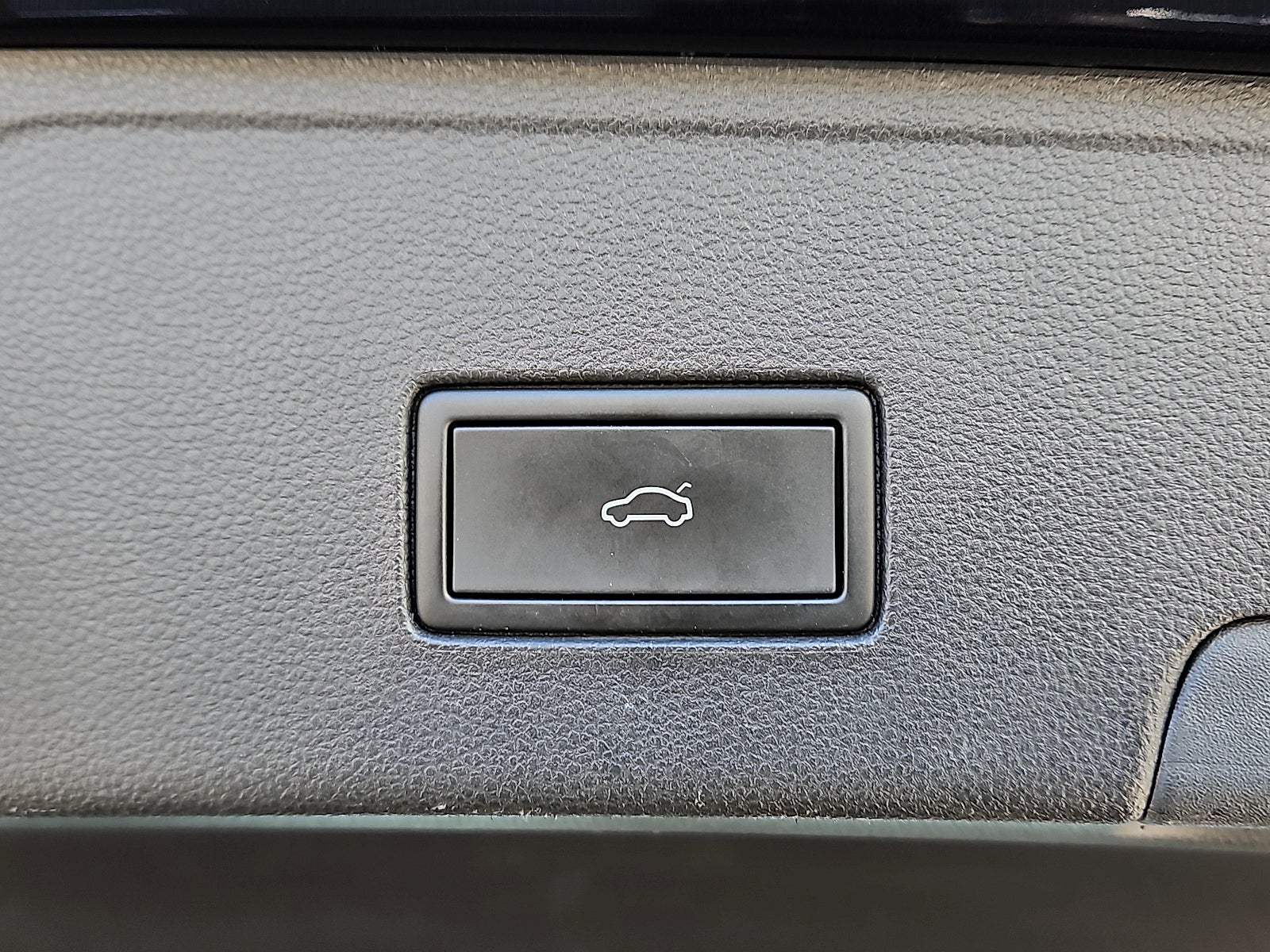 2022 Volkswagen Atlas Cross Sport 3.6L V6 SEL Premium R-Line