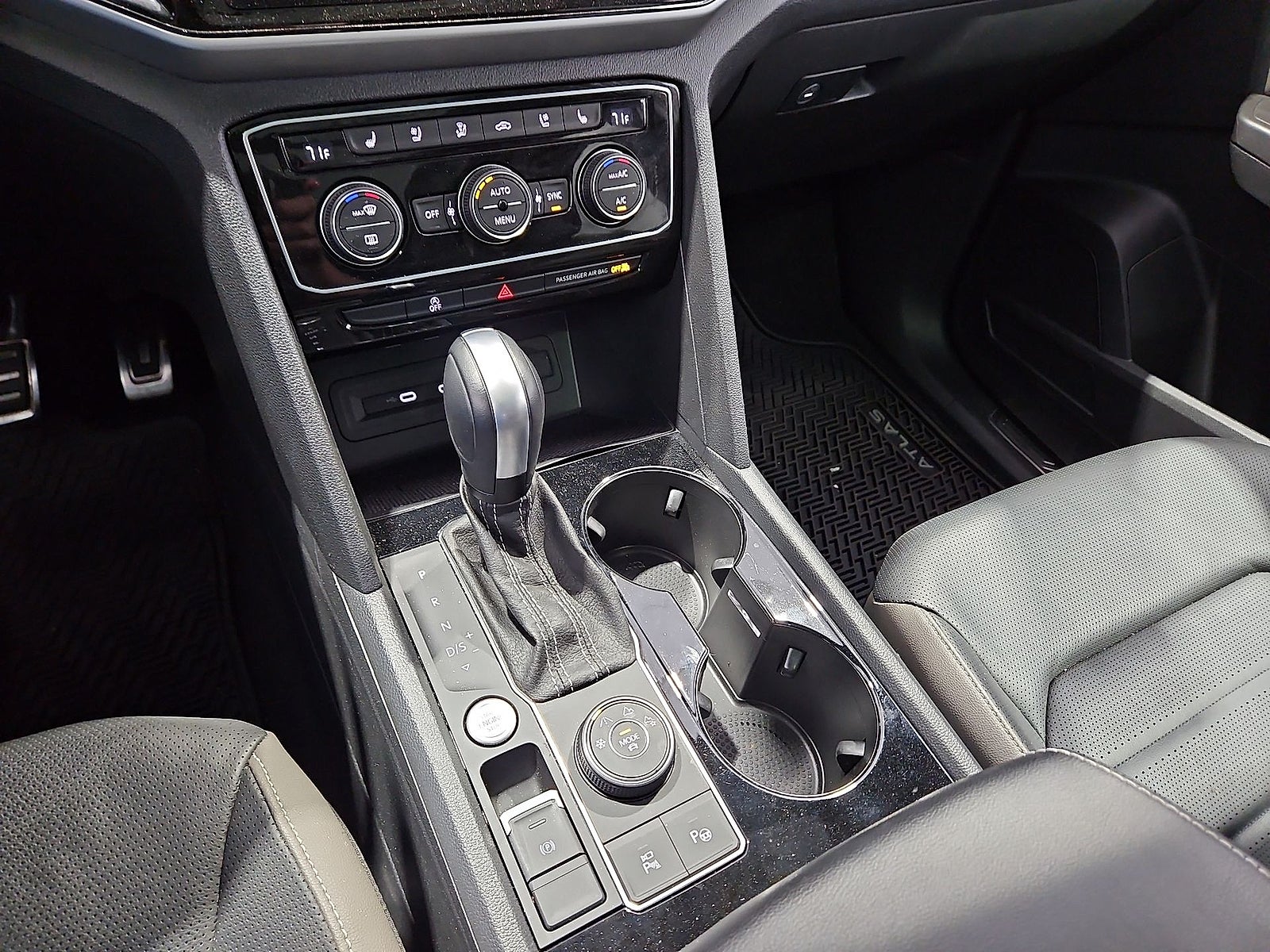 2023 Volkswagen Atlas Cross Sport 3.6L V6 SEL Premium R-Line