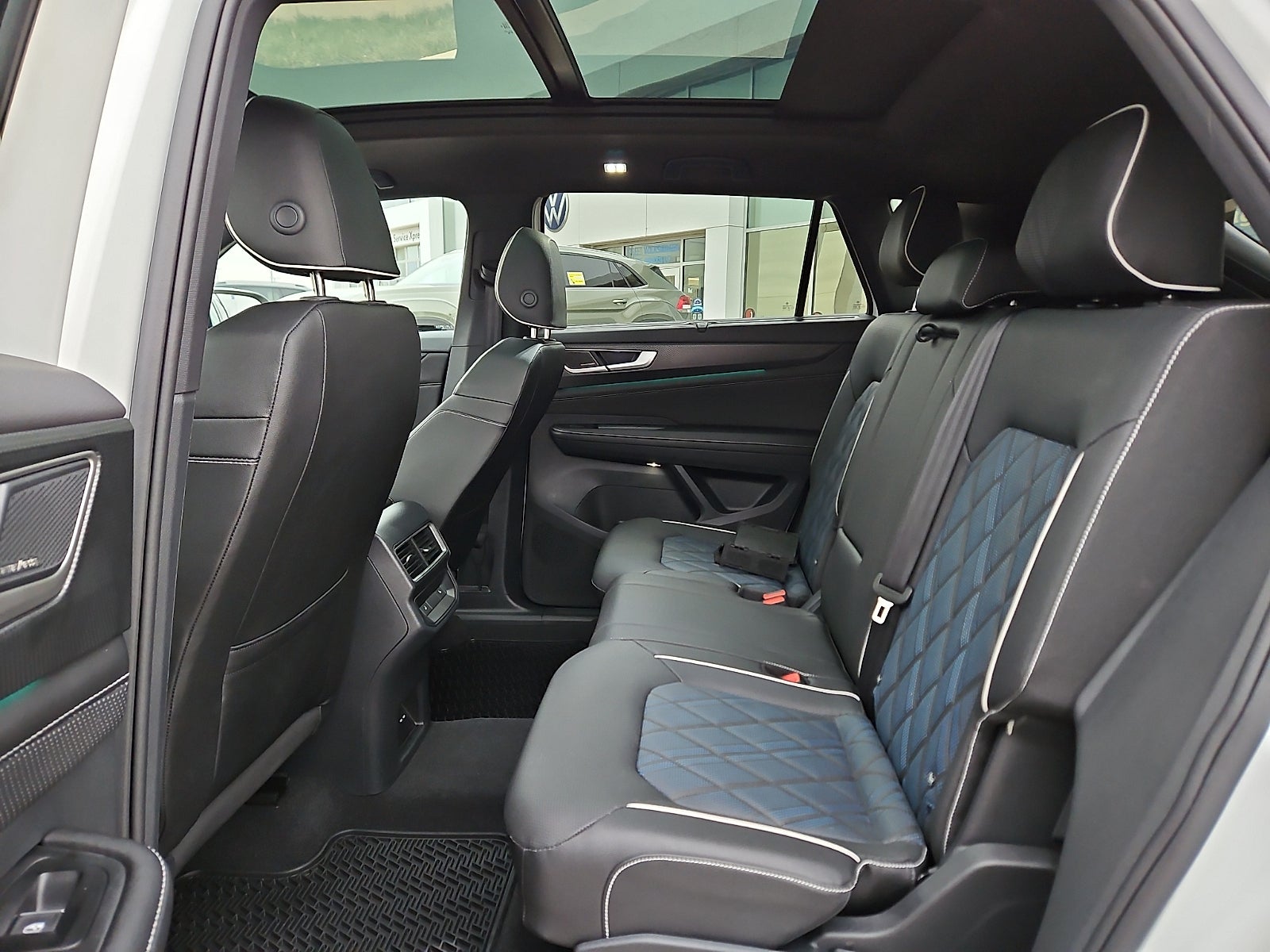 2025 Volkswagen Atlas Cross Sport 2.0T SEL Premium R-Line