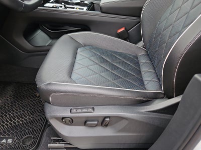 2025 Volkswagen Atlas Cross Sport 2.0T SEL Premium R-Line