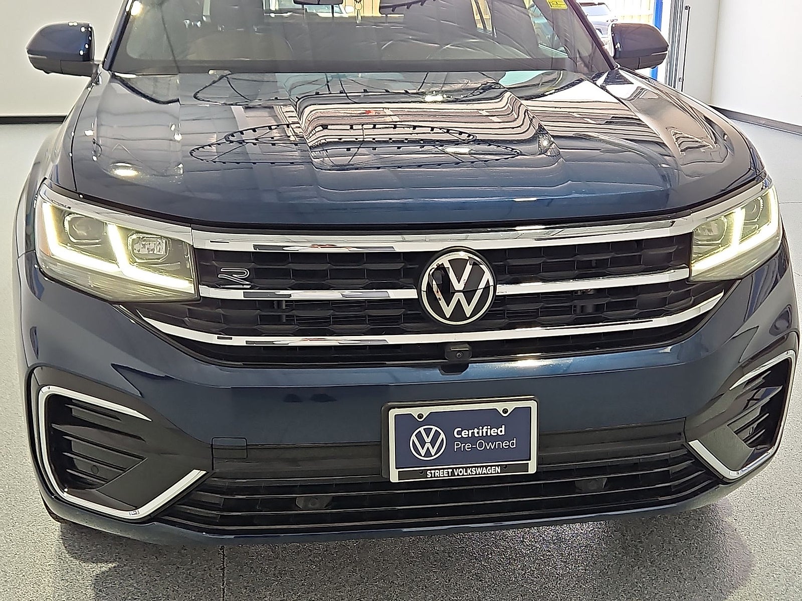 2023 Volkswagen Atlas Cross Sport 3.6L V6 SEL Premium R-Line