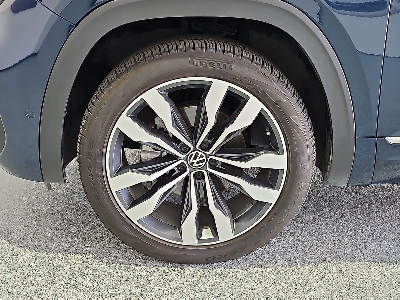 2023 Volkswagen Atlas Cross Sport 3.6L V6 SEL Premium R-Line