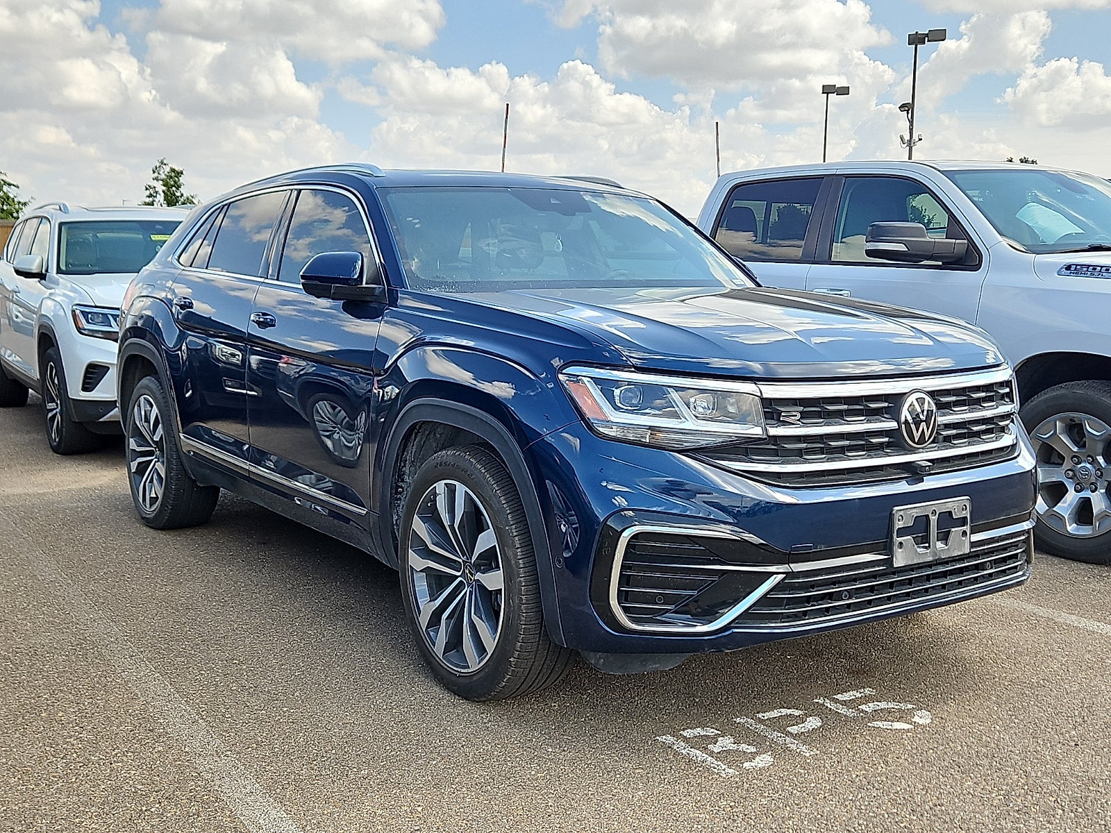 2023 Volkswagen Atlas Cross Sport 3.6L V6 SEL Premium R-Line