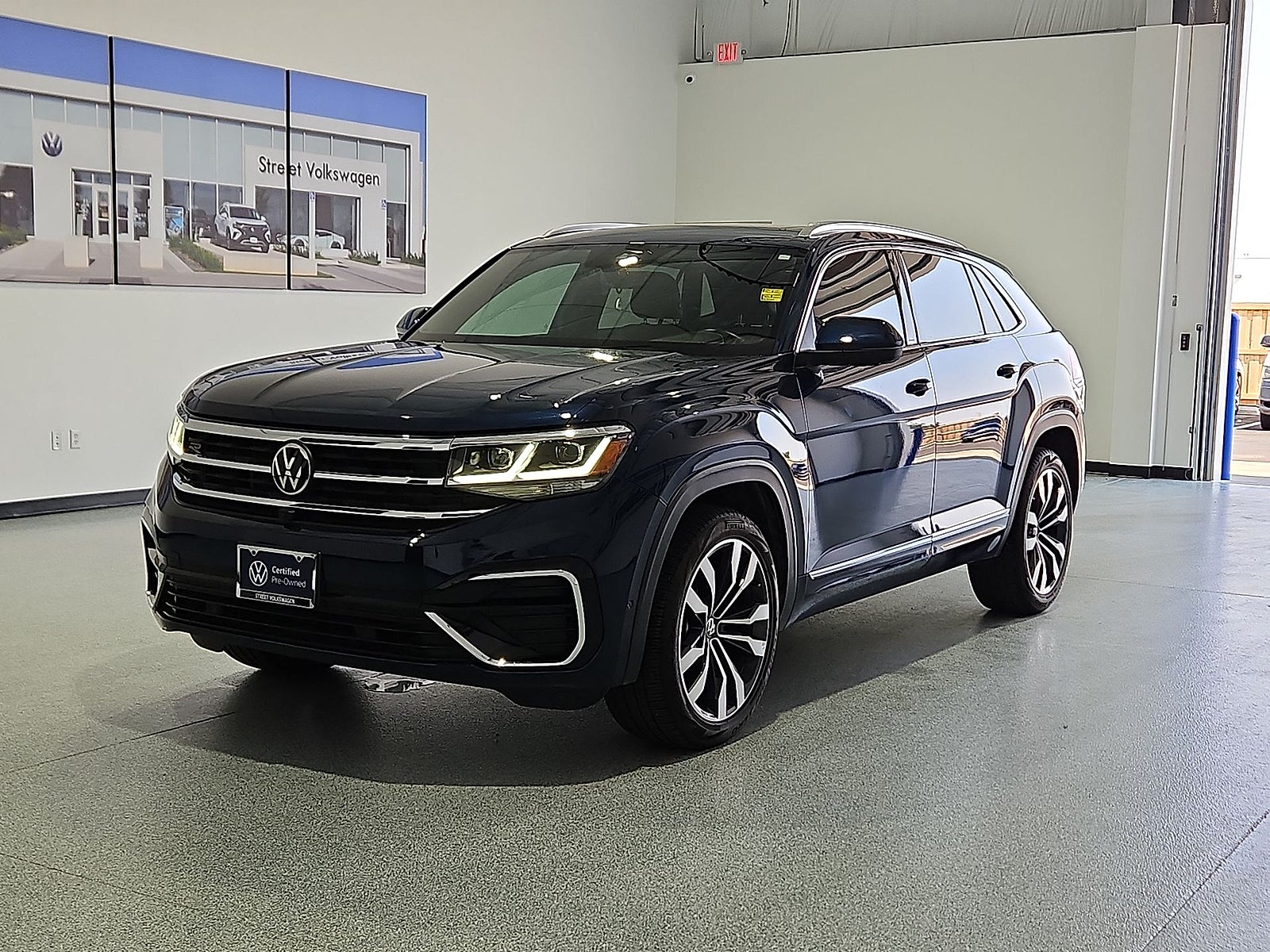 2023 Volkswagen Atlas Cross Sport 3.6L V6 SEL Premium R-Line