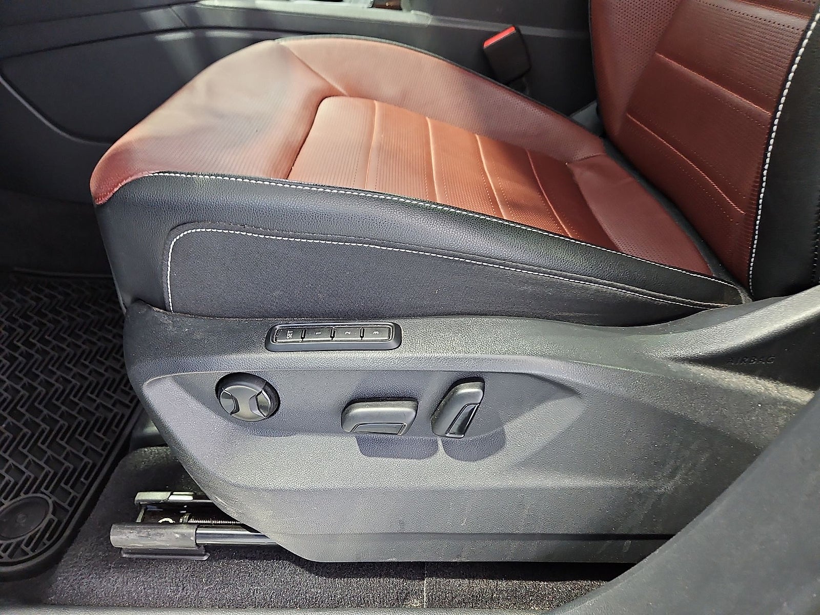 2023 Volkswagen Atlas Cross Sport 3.6L V6 SEL Premium R-Line