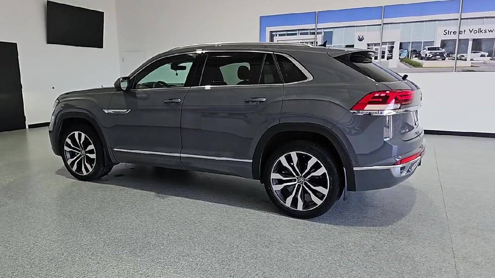 2023 Volkswagen Atlas Cross Sport 3.6L V6 SEL Premium R-Line