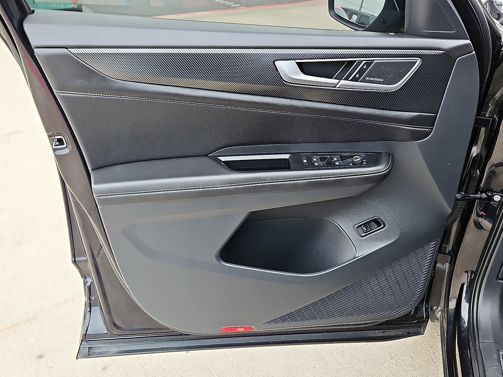 2025 Volkswagen Atlas Cross Sport 2.0T SEL Premium R-Line