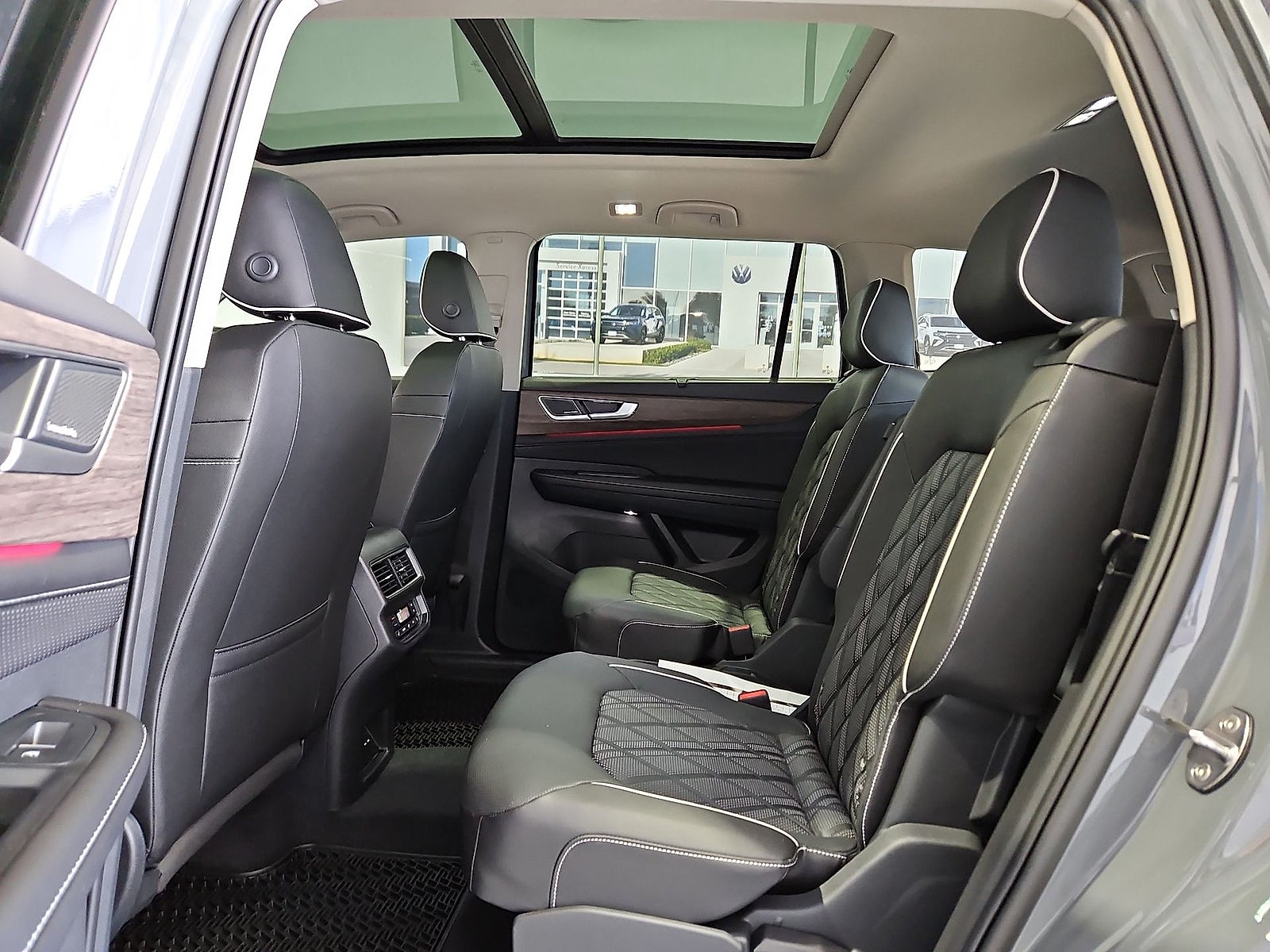 2026 Volkswagen Atlas SEL Premium R-Line