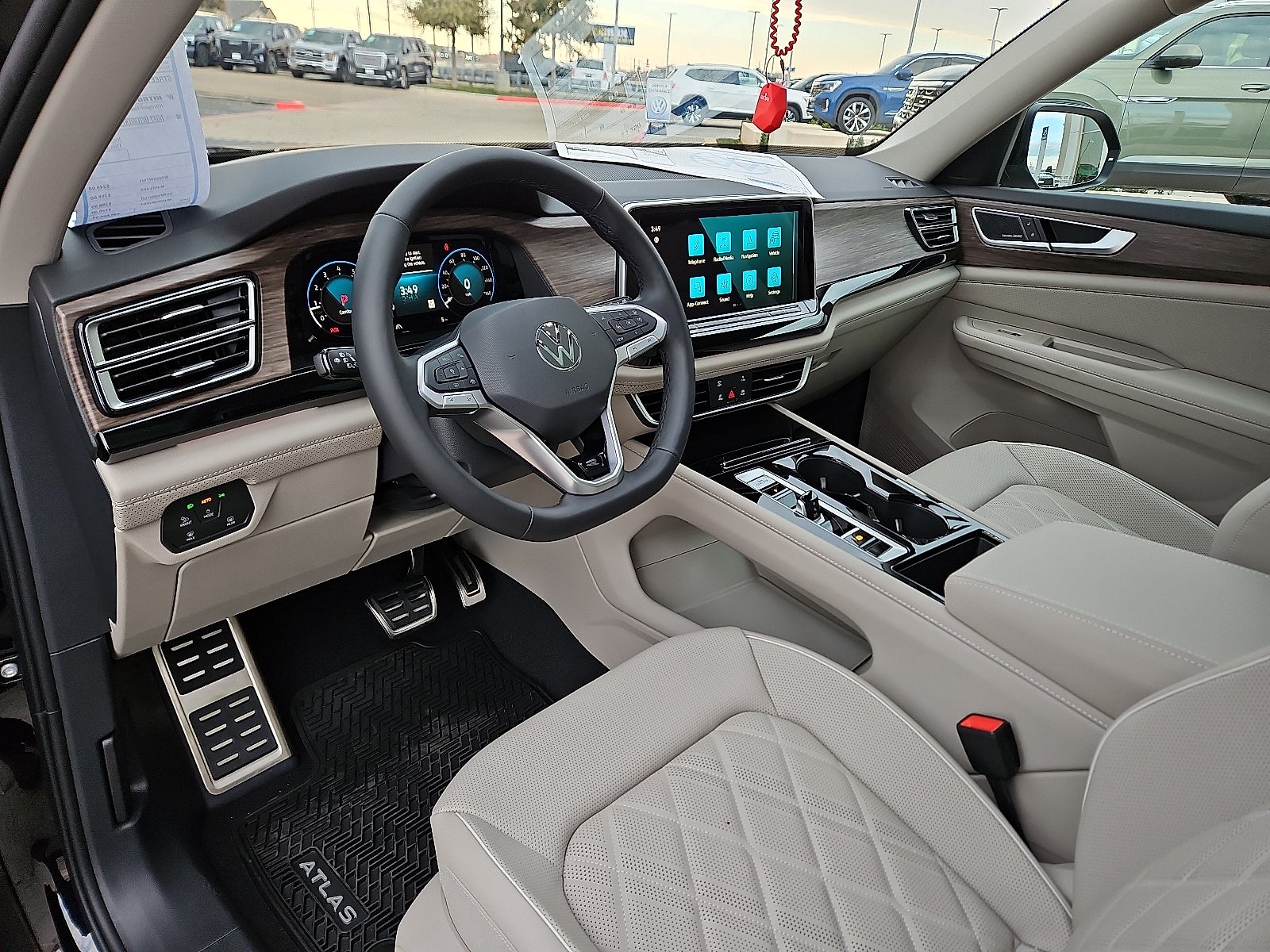 2026 Volkswagen Atlas 2.0T SEL Premium R-Line