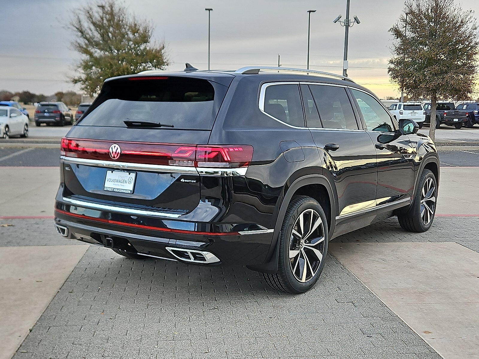 2026 Volkswagen Atlas 2.0T SEL Premium R-Line