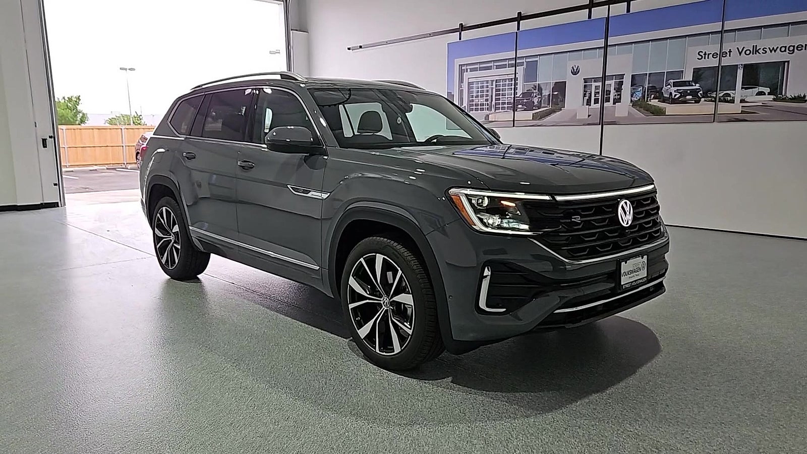 2026 Volkswagen Atlas SEL Premium R-Line
