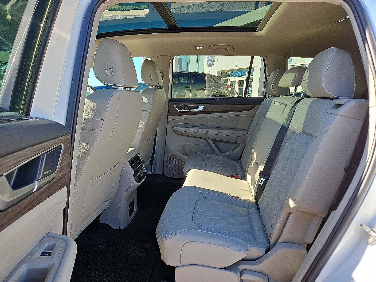 2026 Volkswagen Atlas 2.0T SEL Premium R-Line