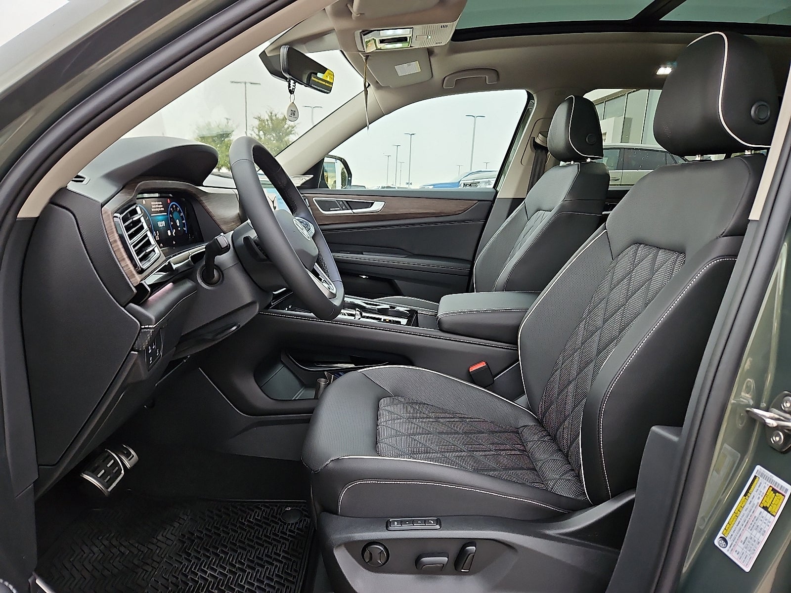 2026 Volkswagen Atlas 2.0T SEL Premium R-Line