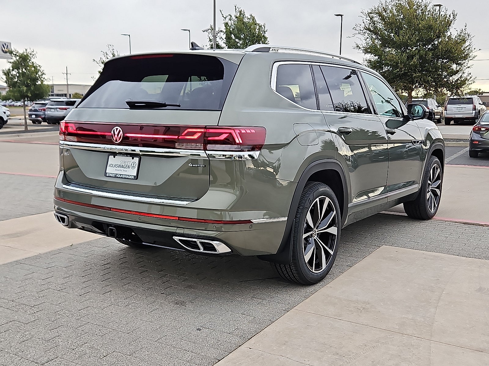 2026 Volkswagen Atlas 2.0T SEL Premium R-Line