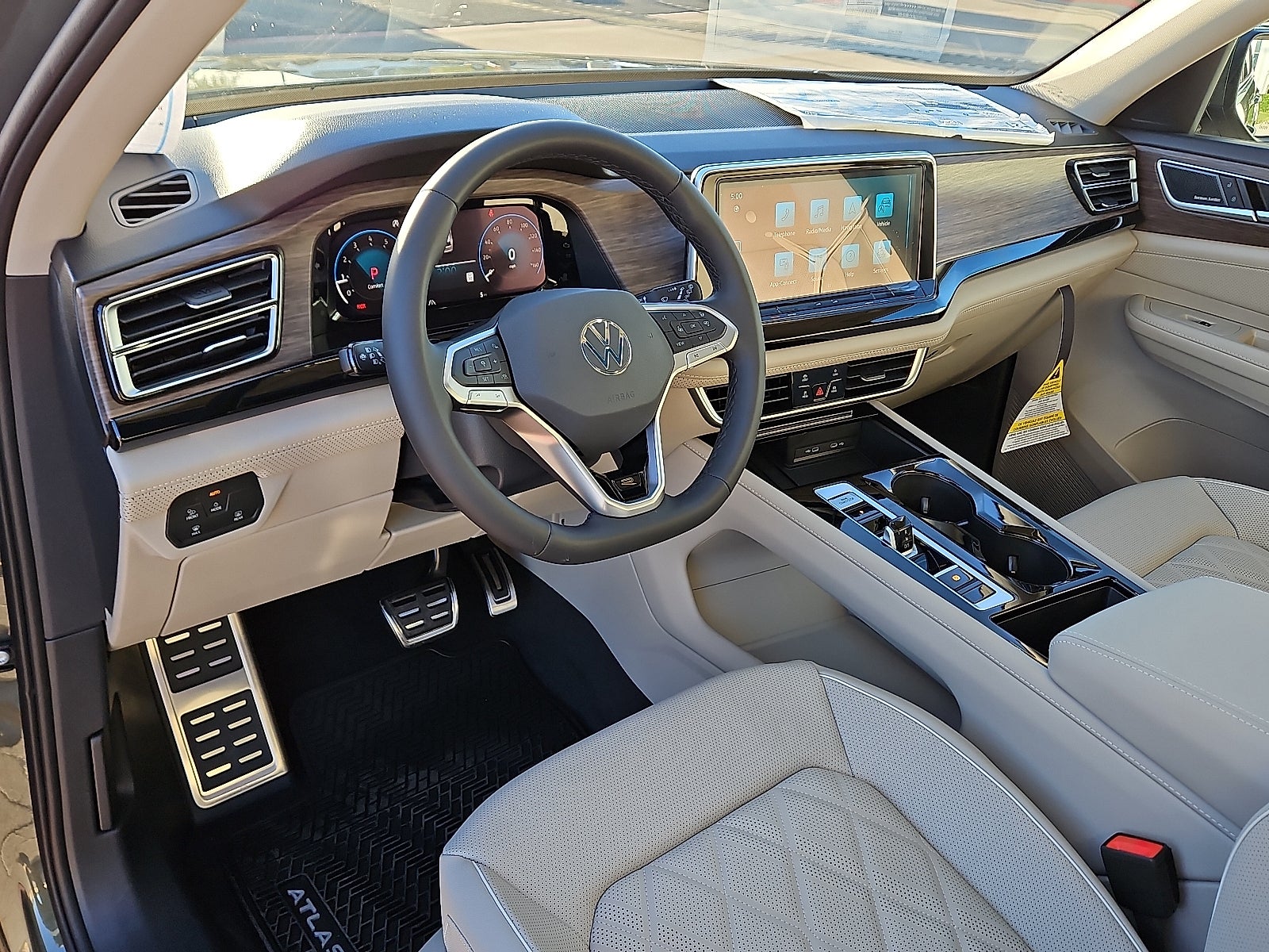 2026 Volkswagen Atlas 2.0T SEL Premium R-Line