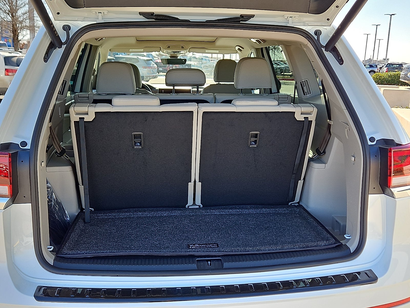 2026 Volkswagen Atlas 2.0T SEL Premium R-Line