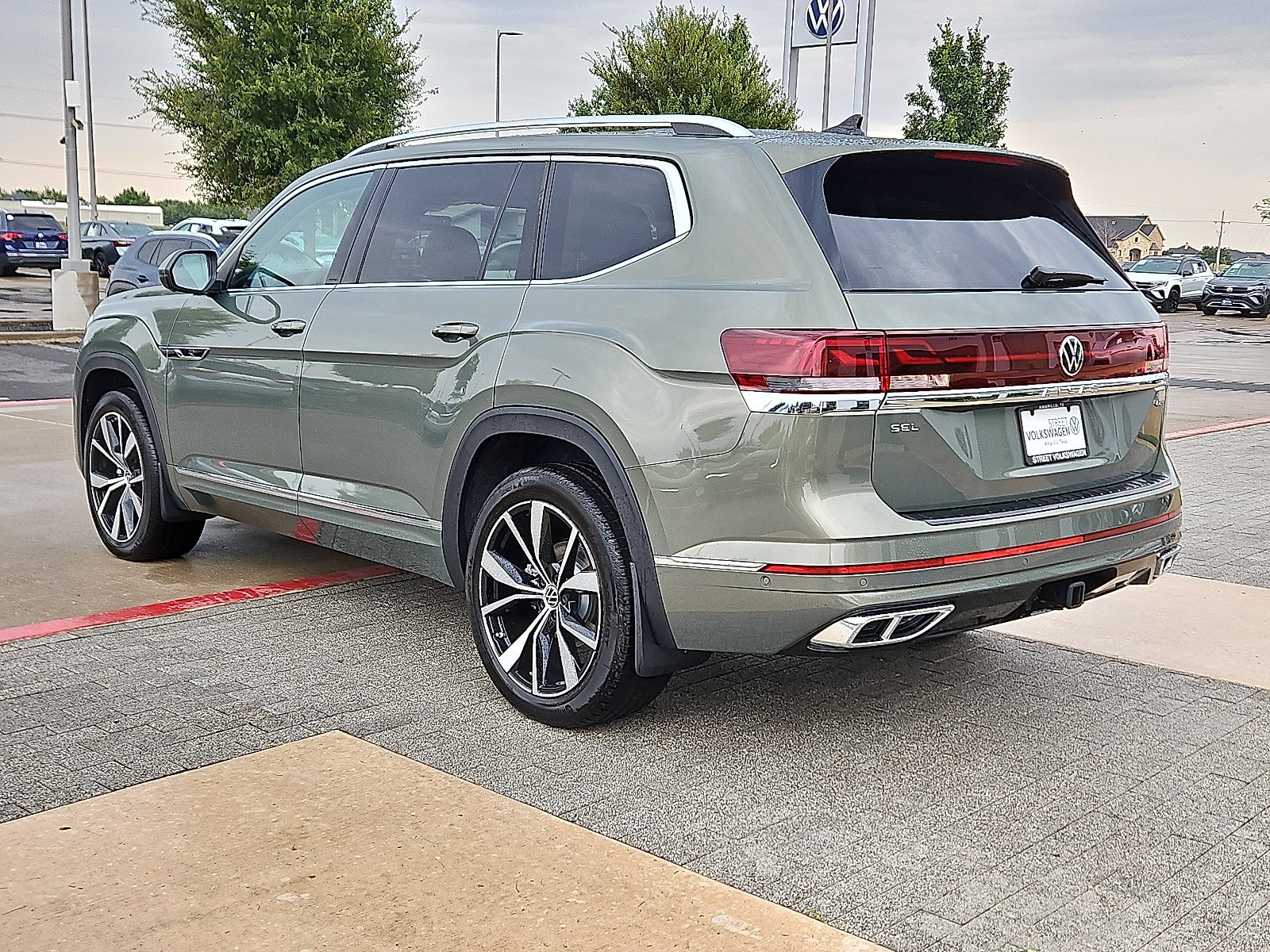 2026 Volkswagen Atlas 2.0T SEL Premium R-Line