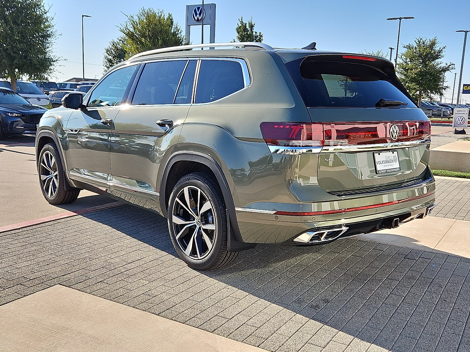 2026 Volkswagen Atlas 2.0T SEL Premium R-Line
