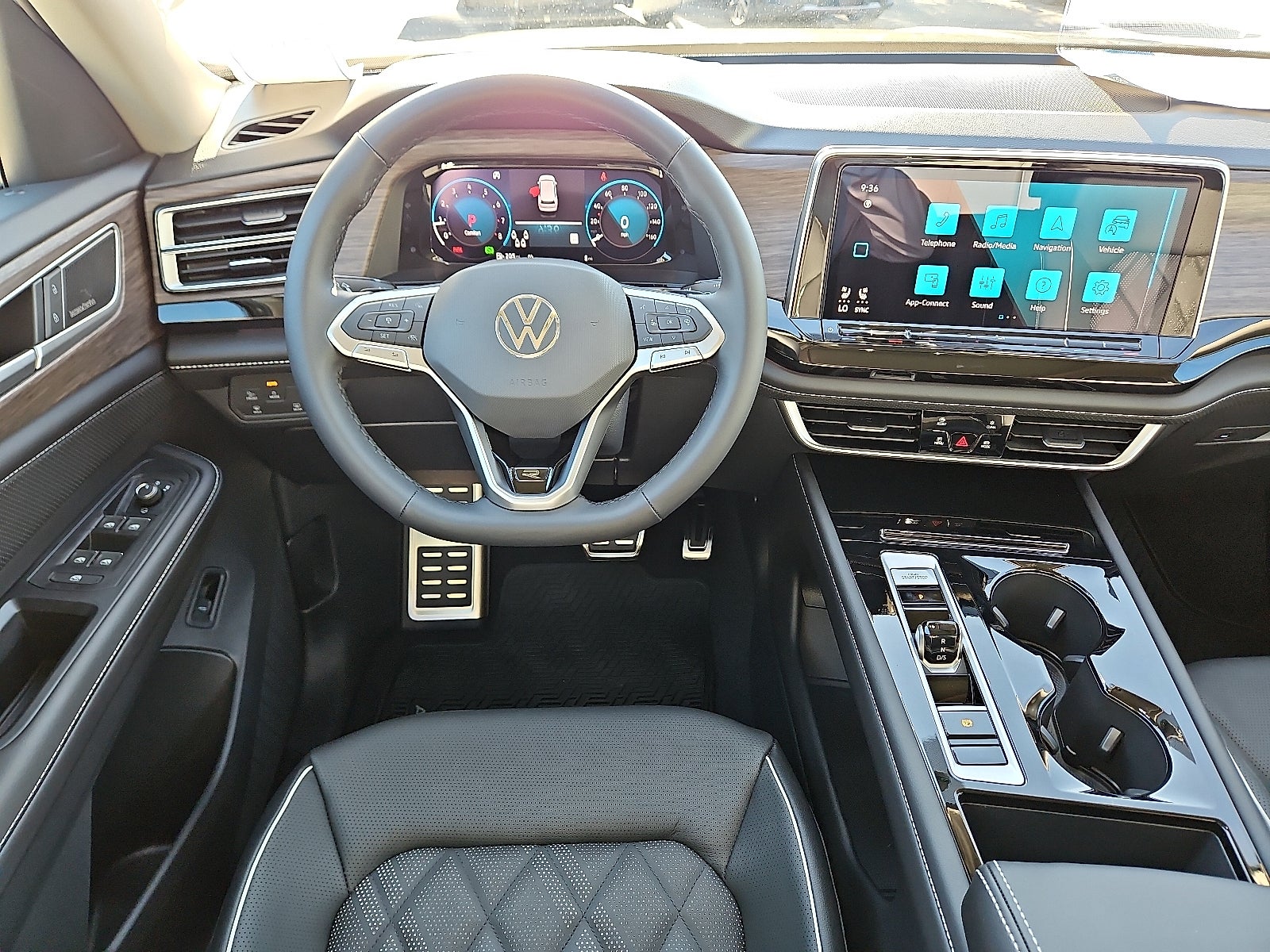 2026 Volkswagen Atlas 2.0T SEL Premium R-Line