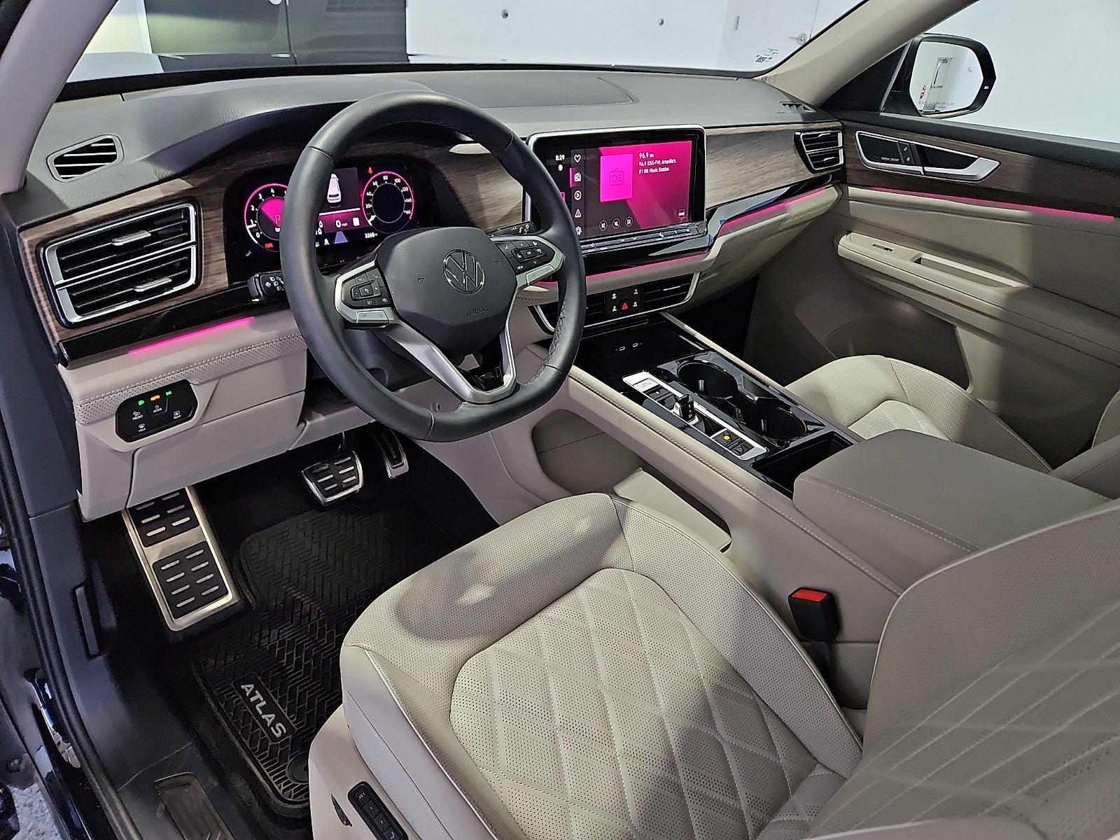 2026 Volkswagen Atlas SEL Premium R-Line